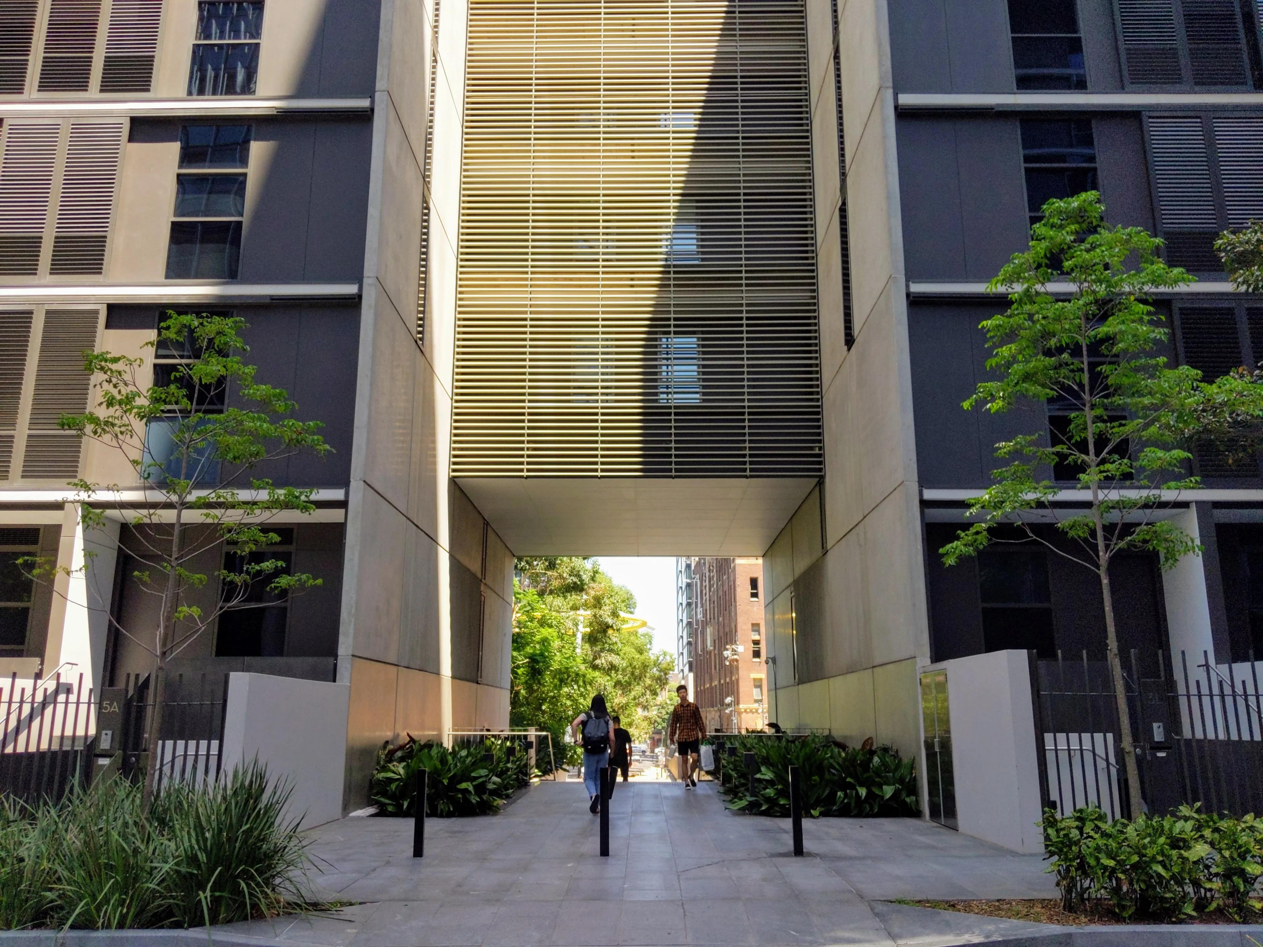architecture alley.18LtTxOV.jpg