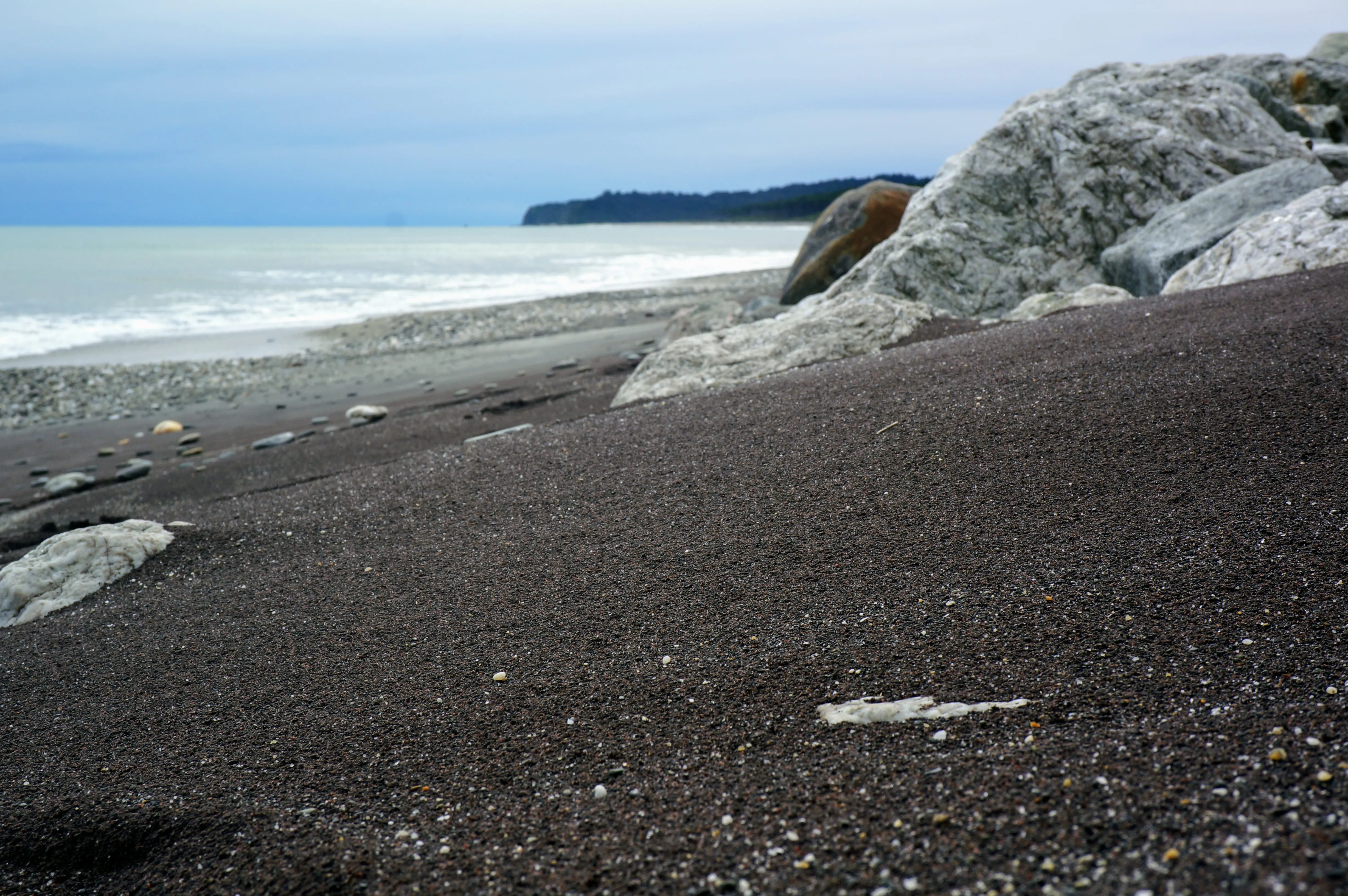 black sand.BPrzfa0X.jpg