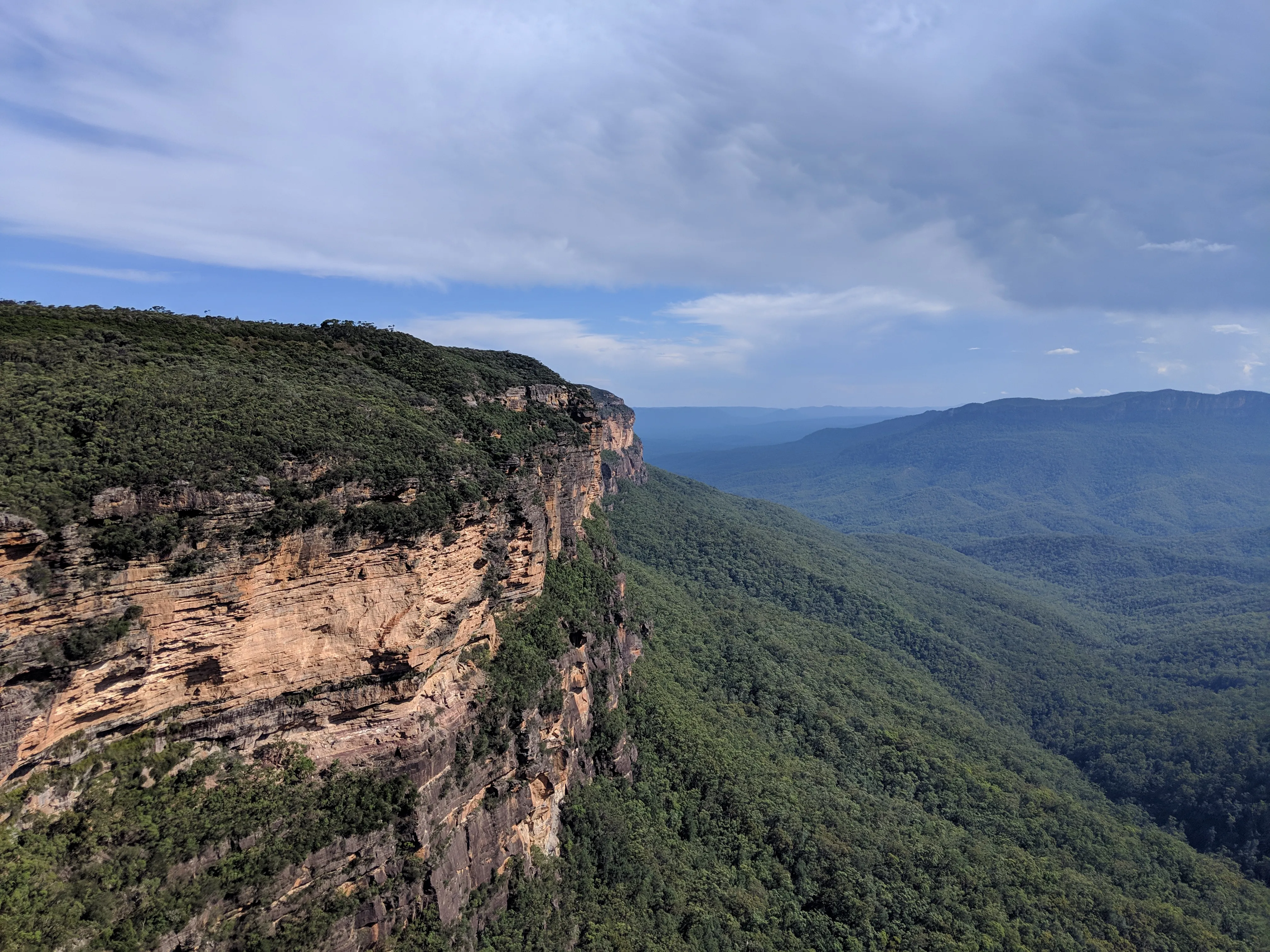 blue mountains view.DUwpPUZI.jpg