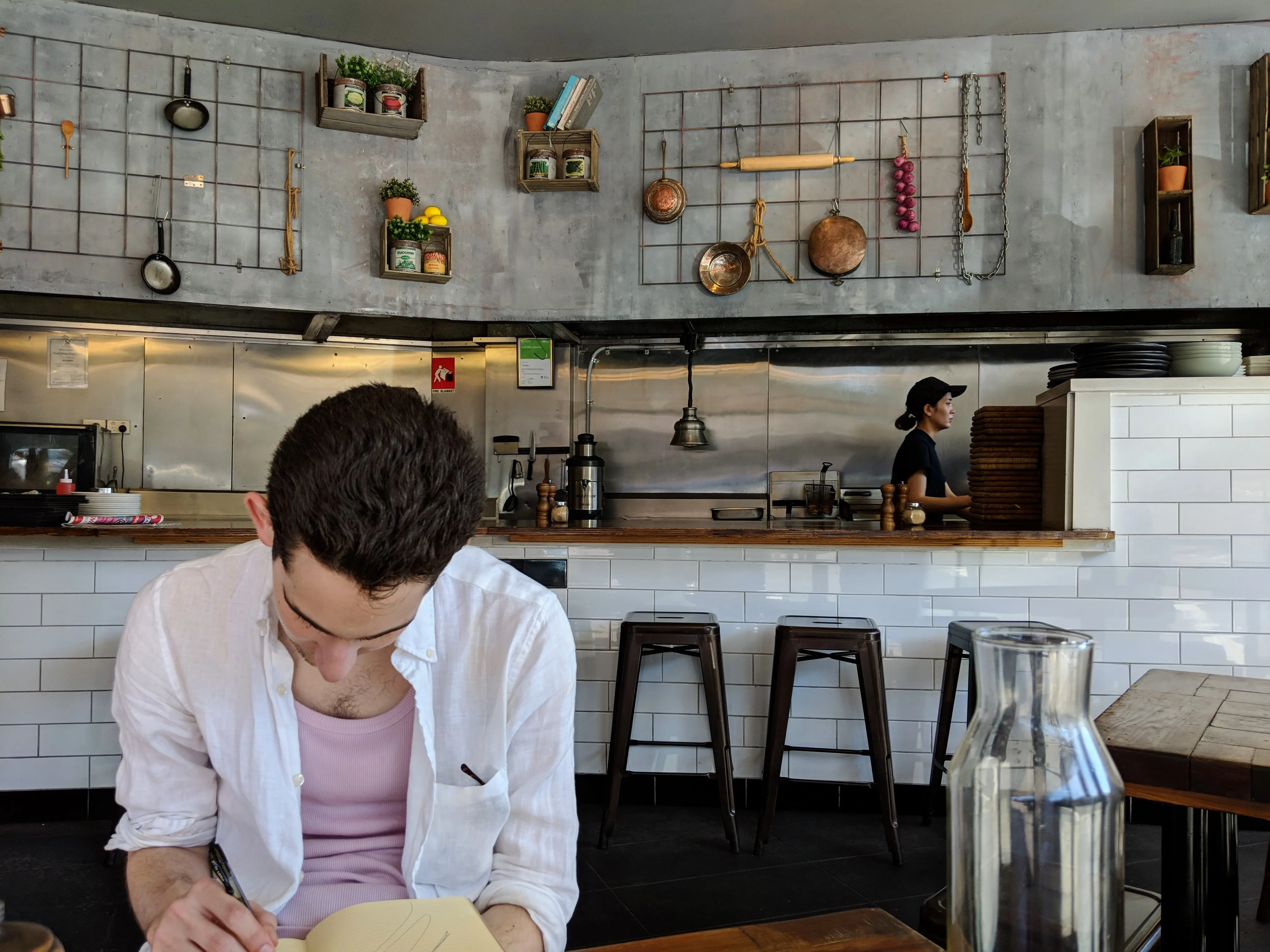 brekky atmosphere.8VQaJ099.jpg