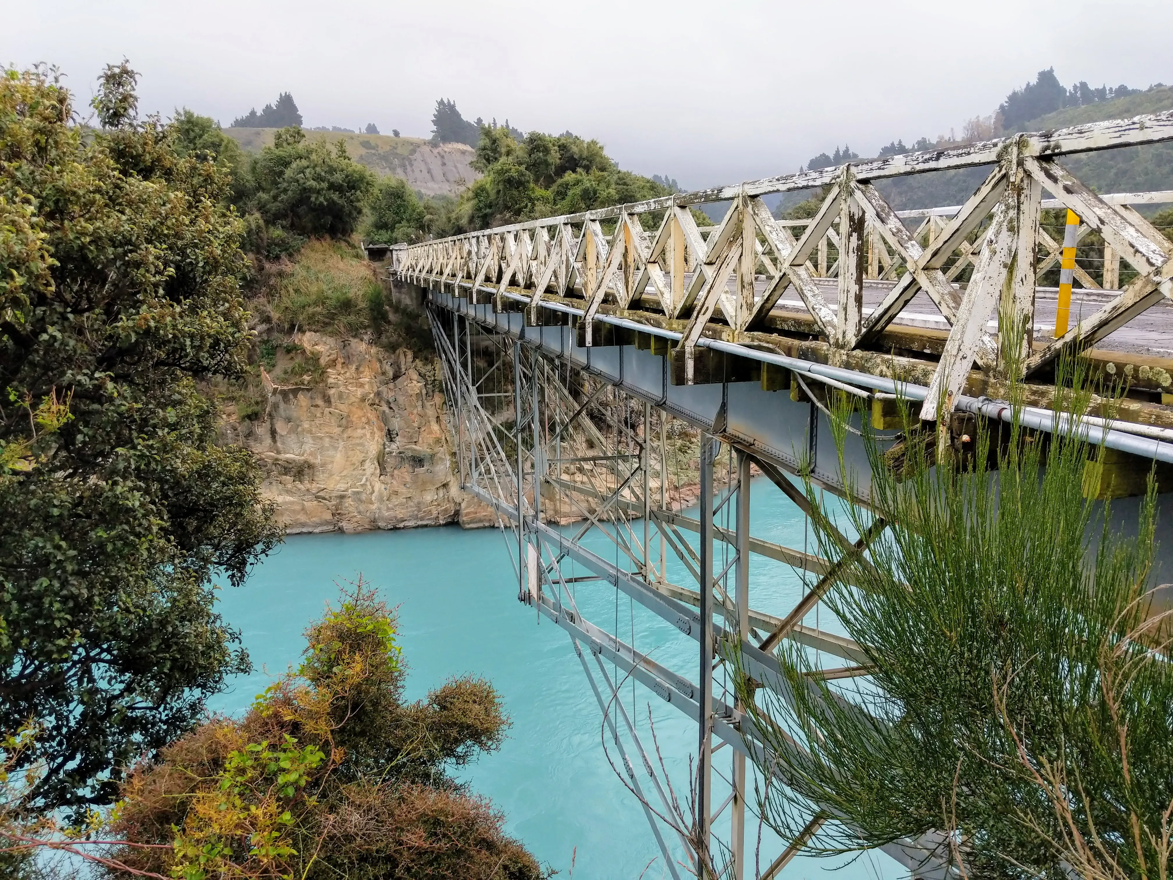 bridge above.Dv0v5K6a.jpg