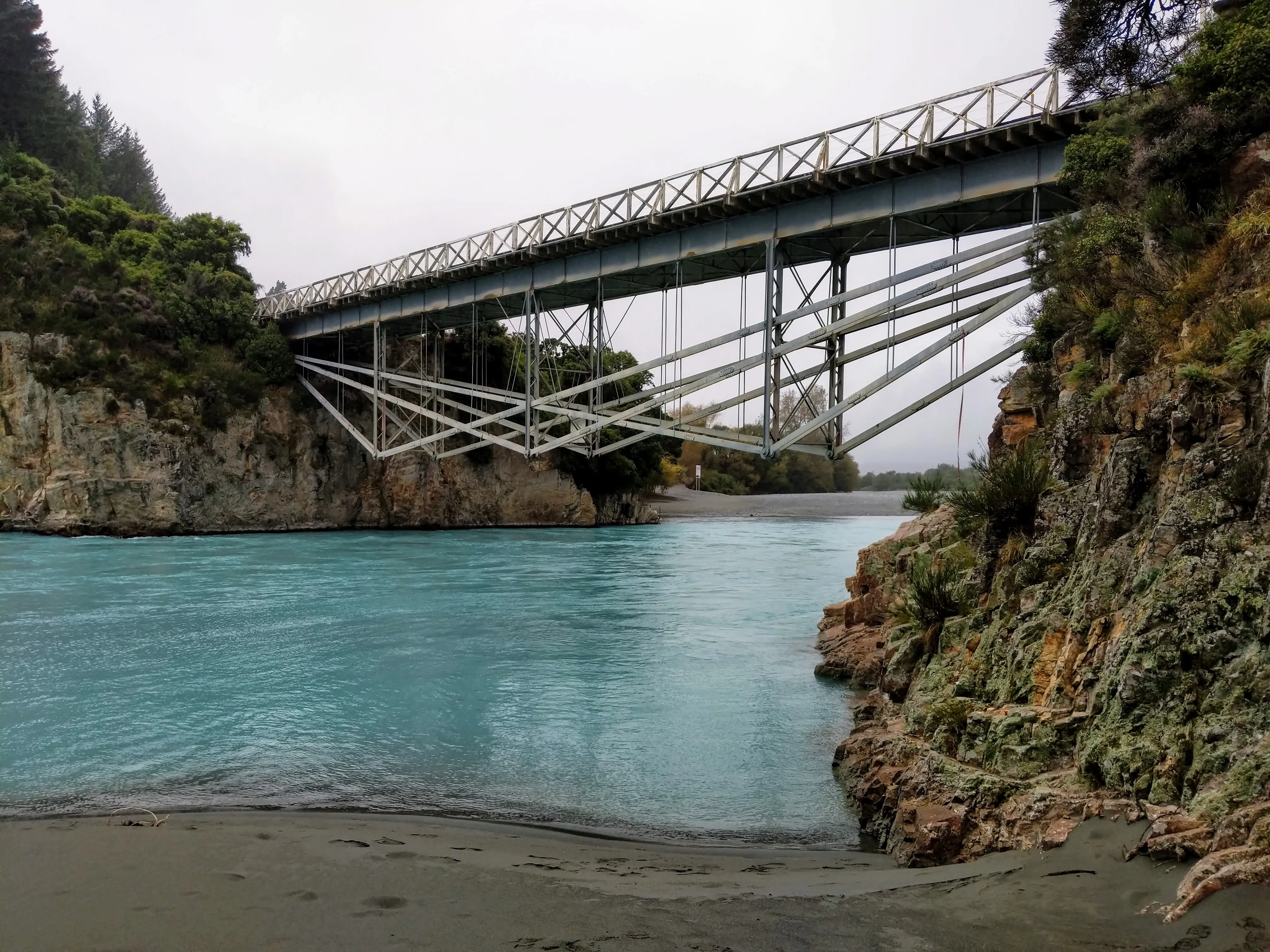 bridge below.Y40TgzrN.jpg