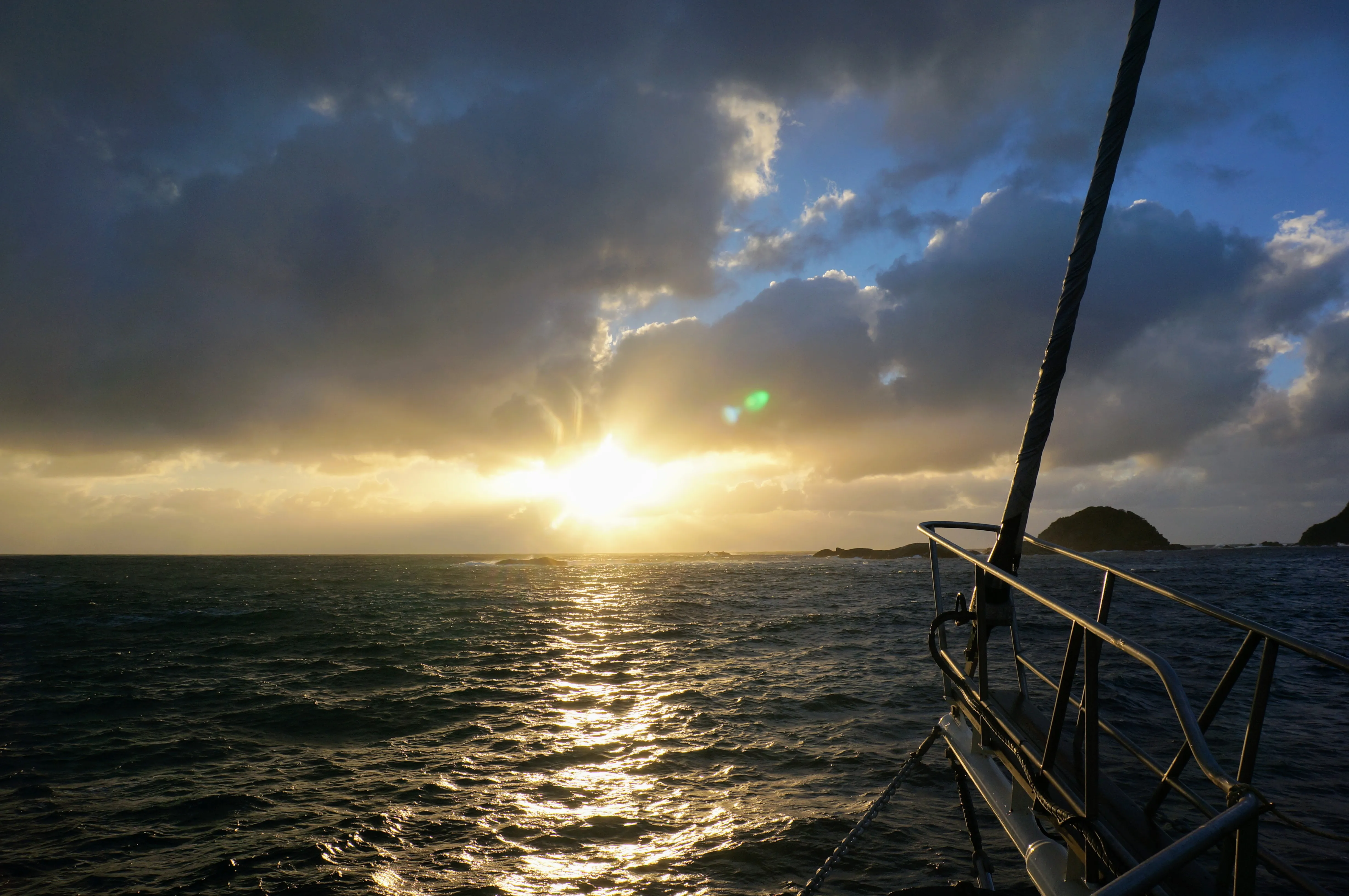 cruise boat god.GPbYP7Ck.jpg