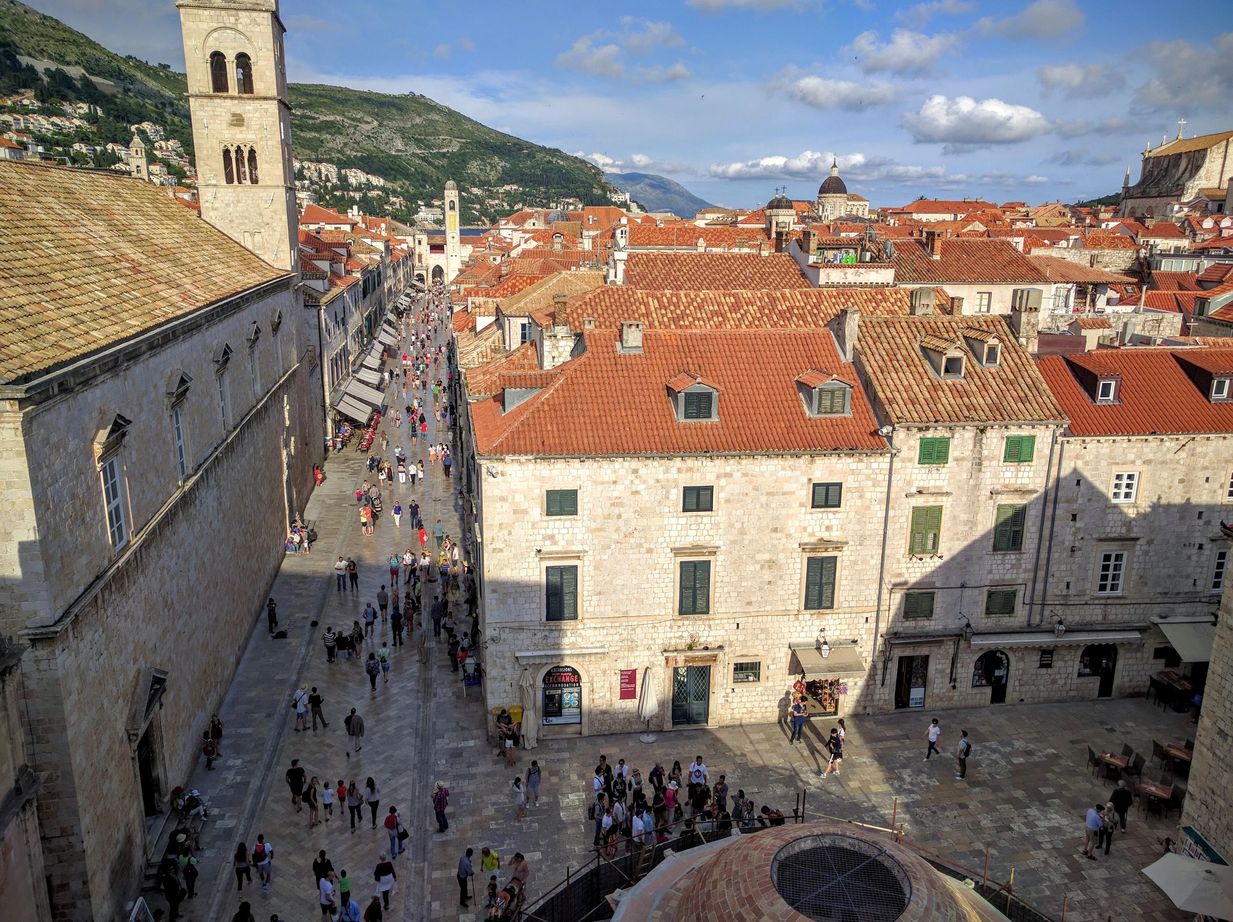 dubrovnik walking.DcpVZyJ3.jpg
