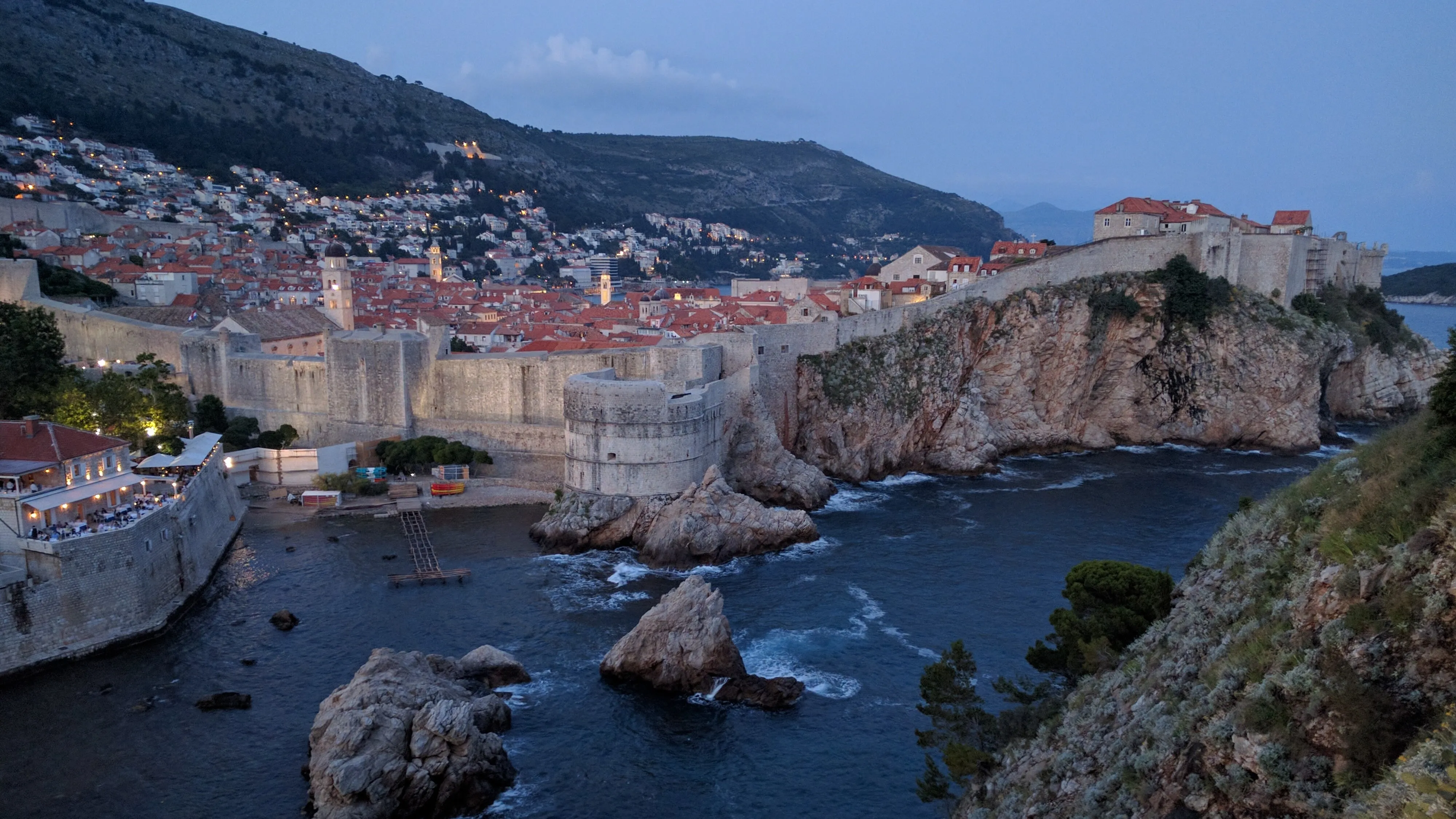 dubrovnik walls.D3BwOYUP.jpg