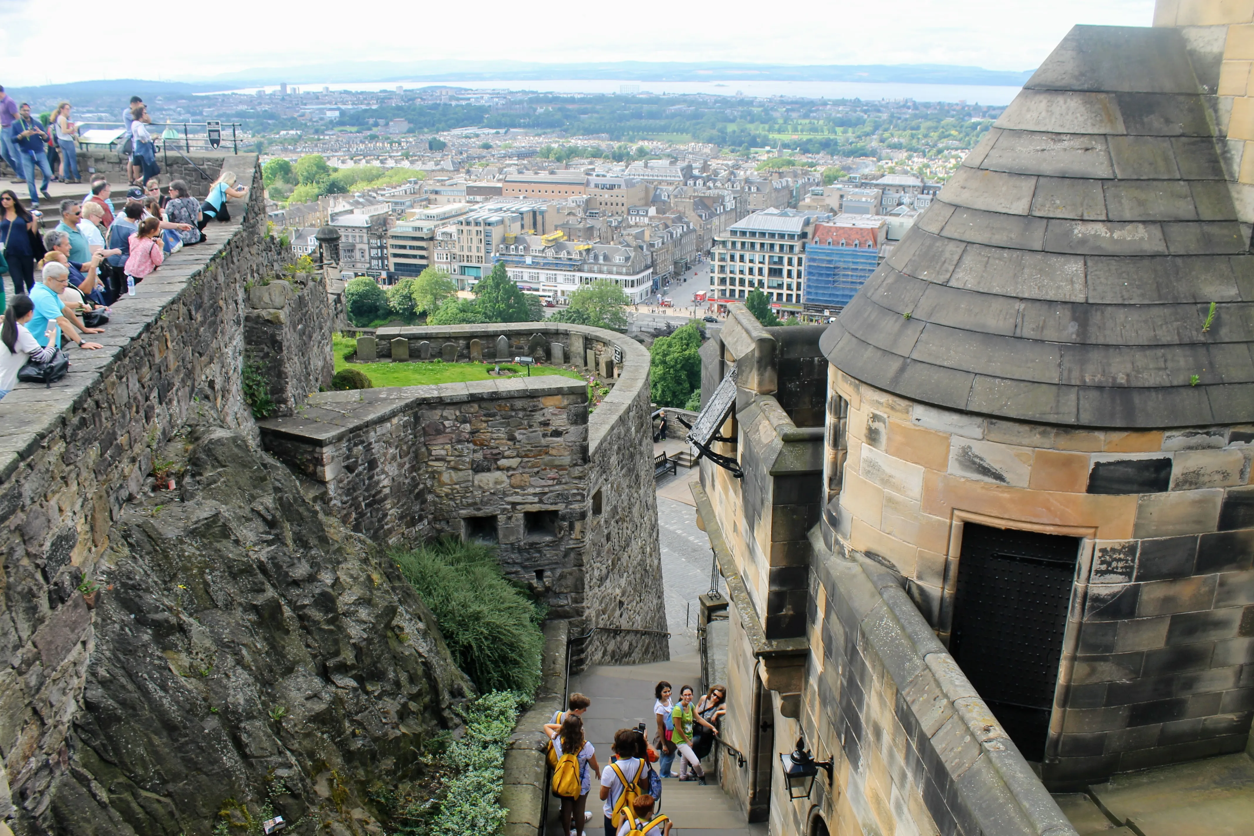 edinburgh castle steps.Dnrfs7bC.jpg