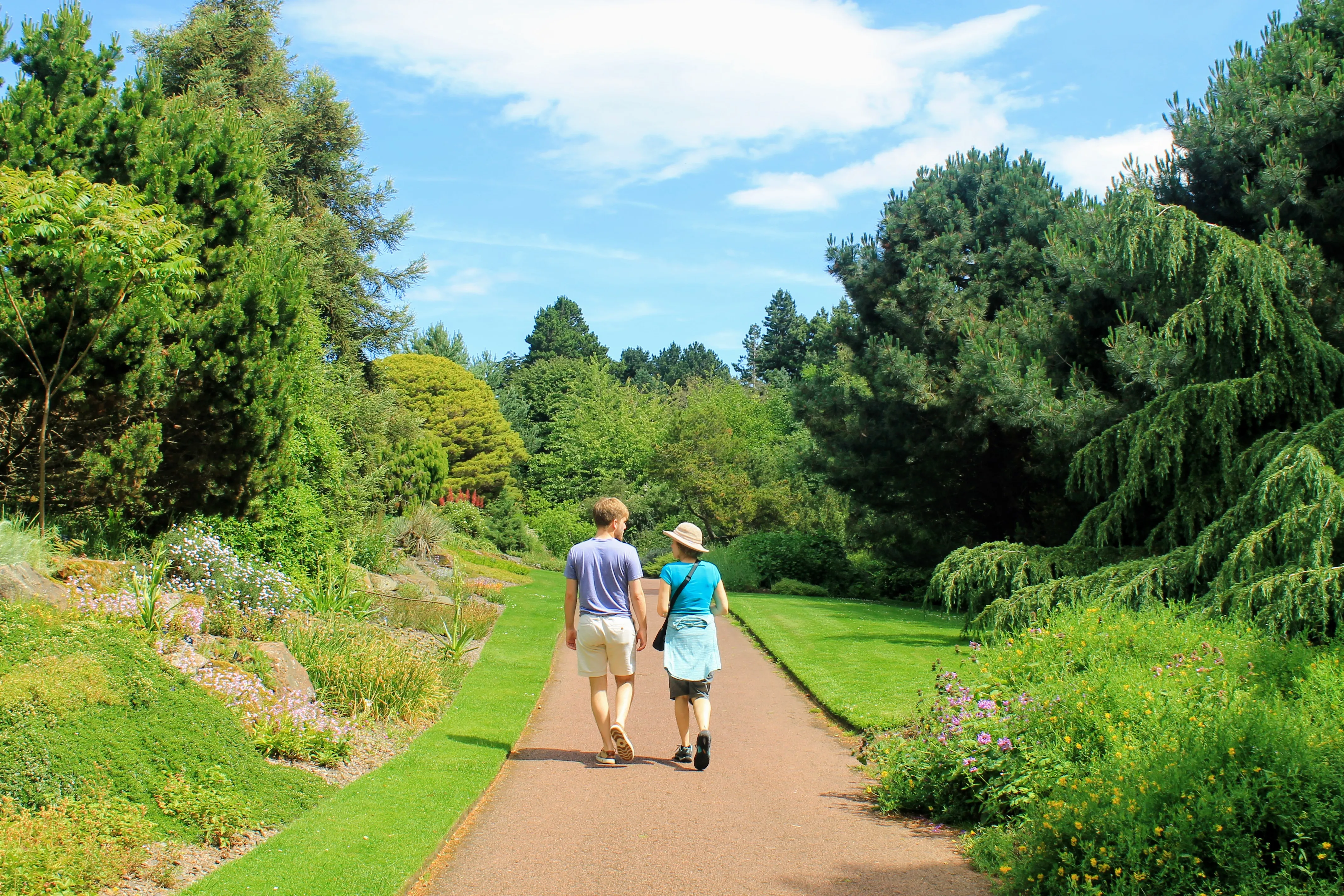edinburgh gardens walking.CkTW86n .jpg