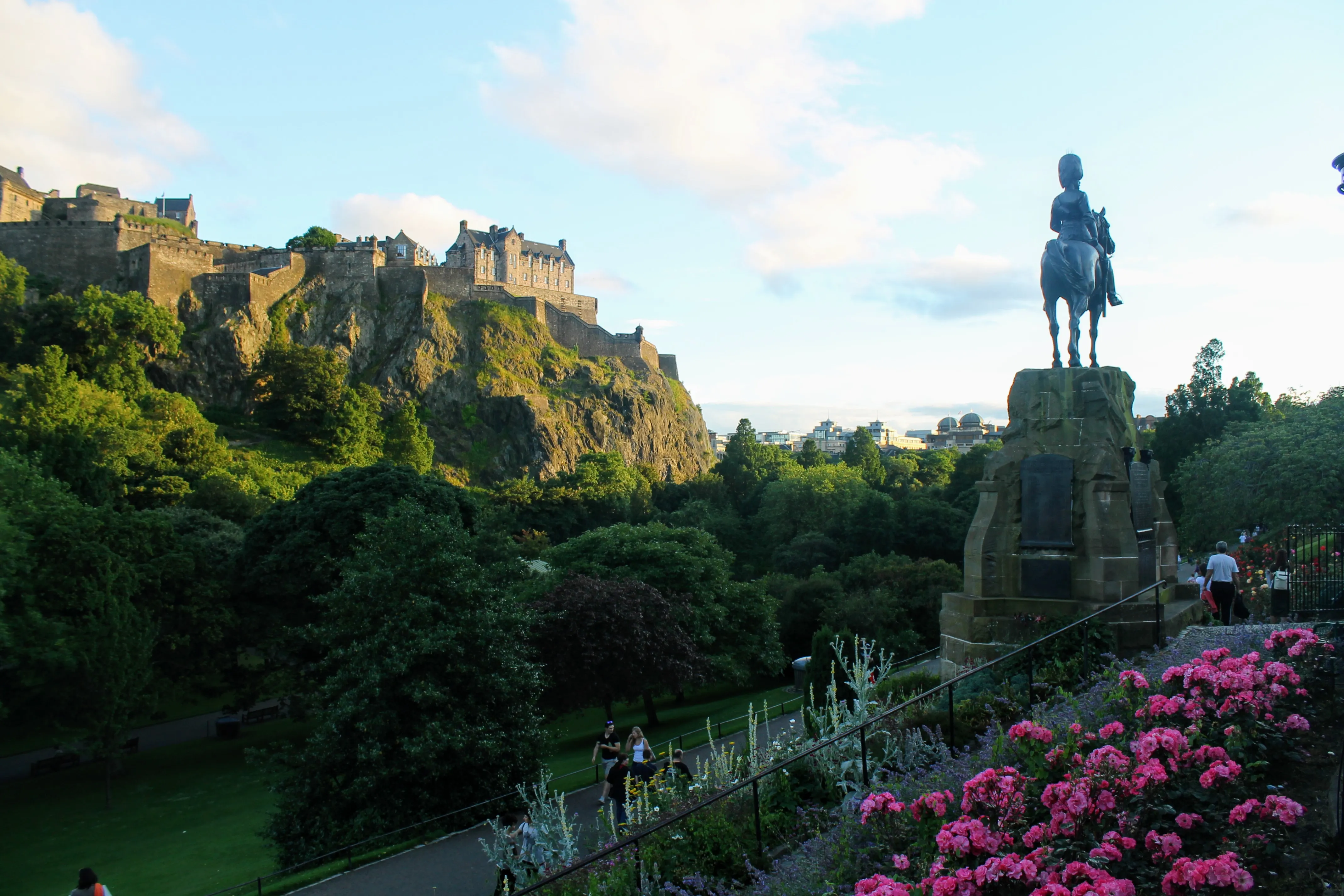 edinburgh horse.zVq8GJat.jpg