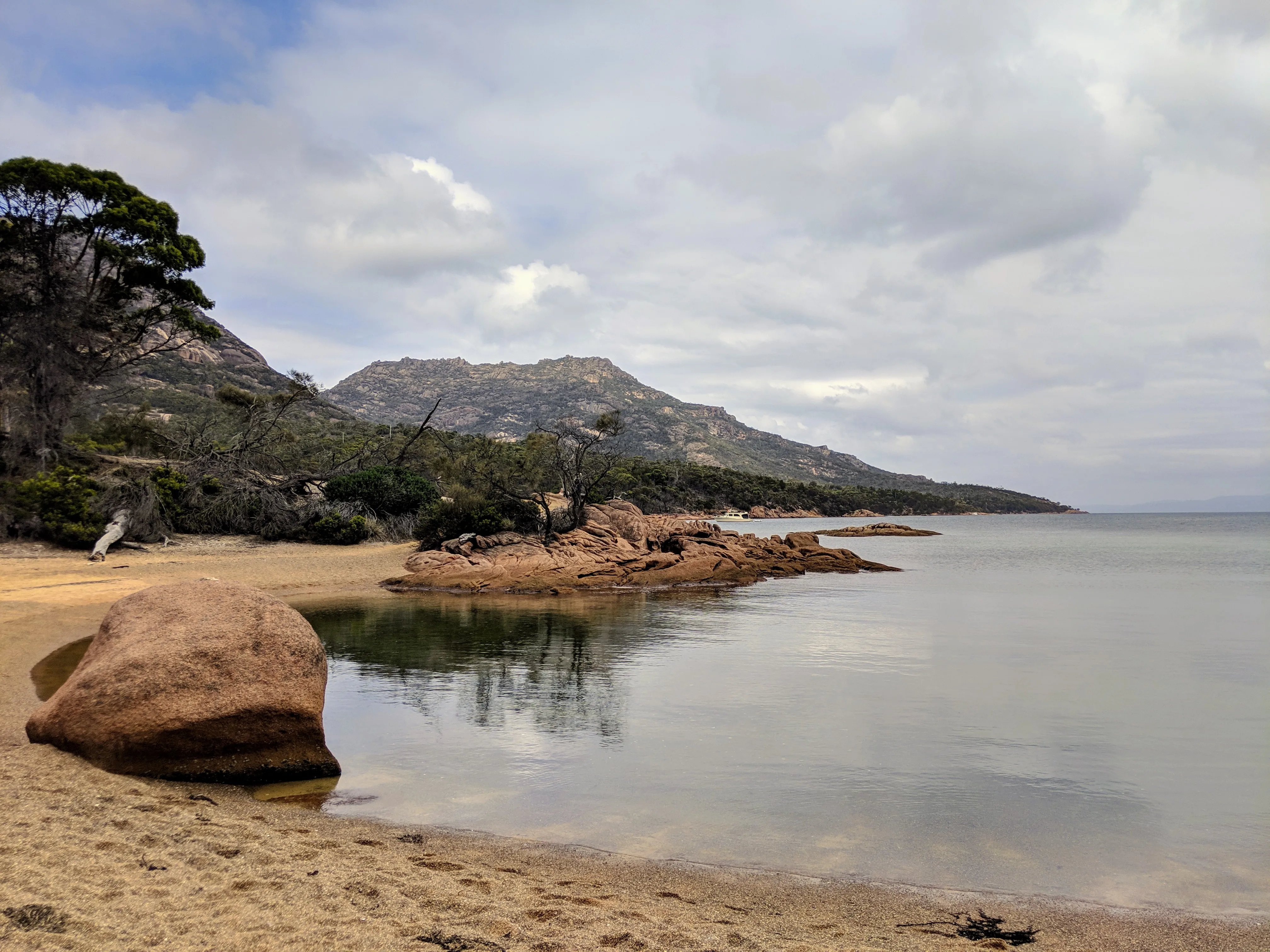 freycinet beach.Dw1atcbC.jpg