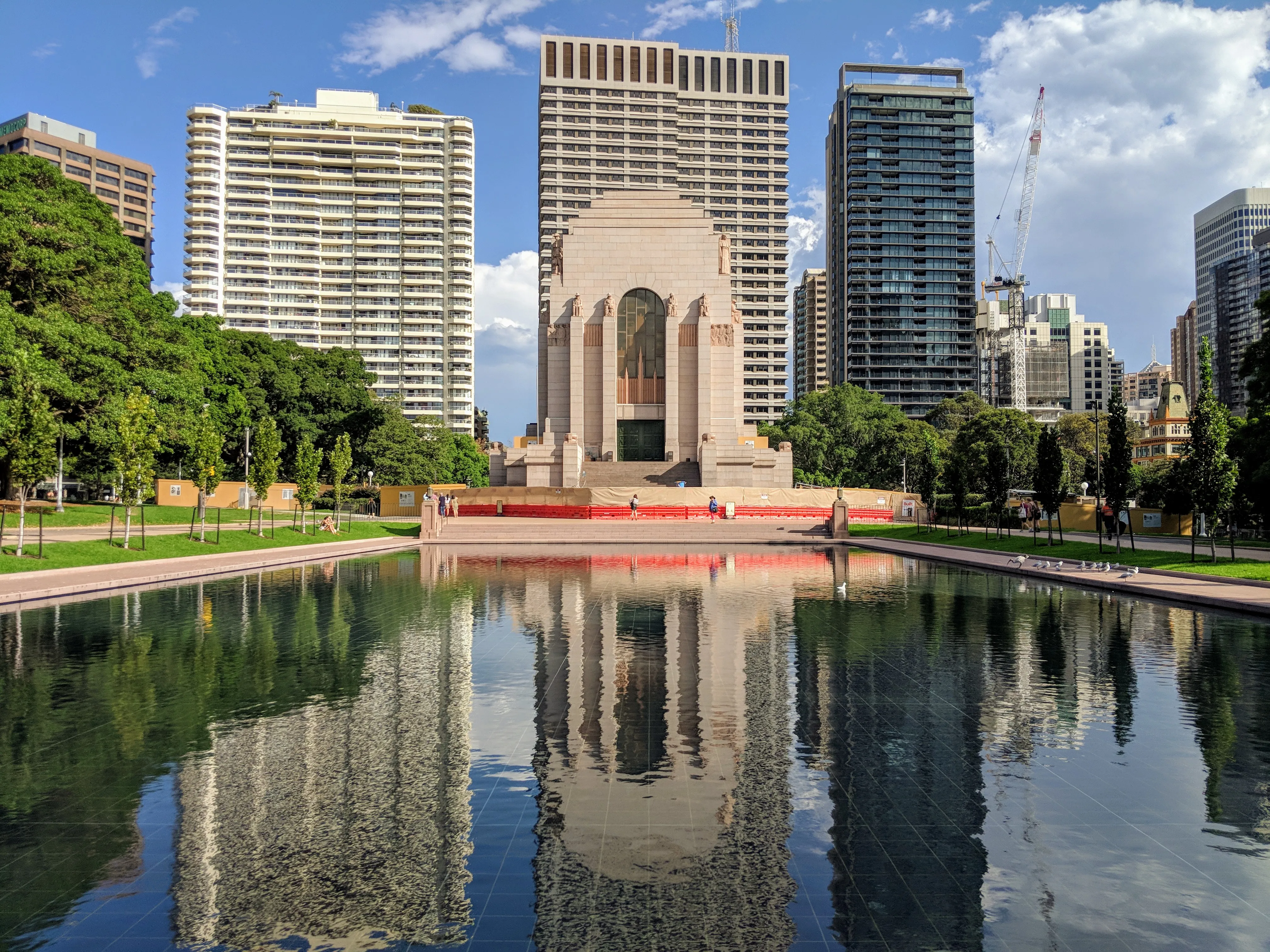 hyde park memorial.uWSpVw0X.jpg