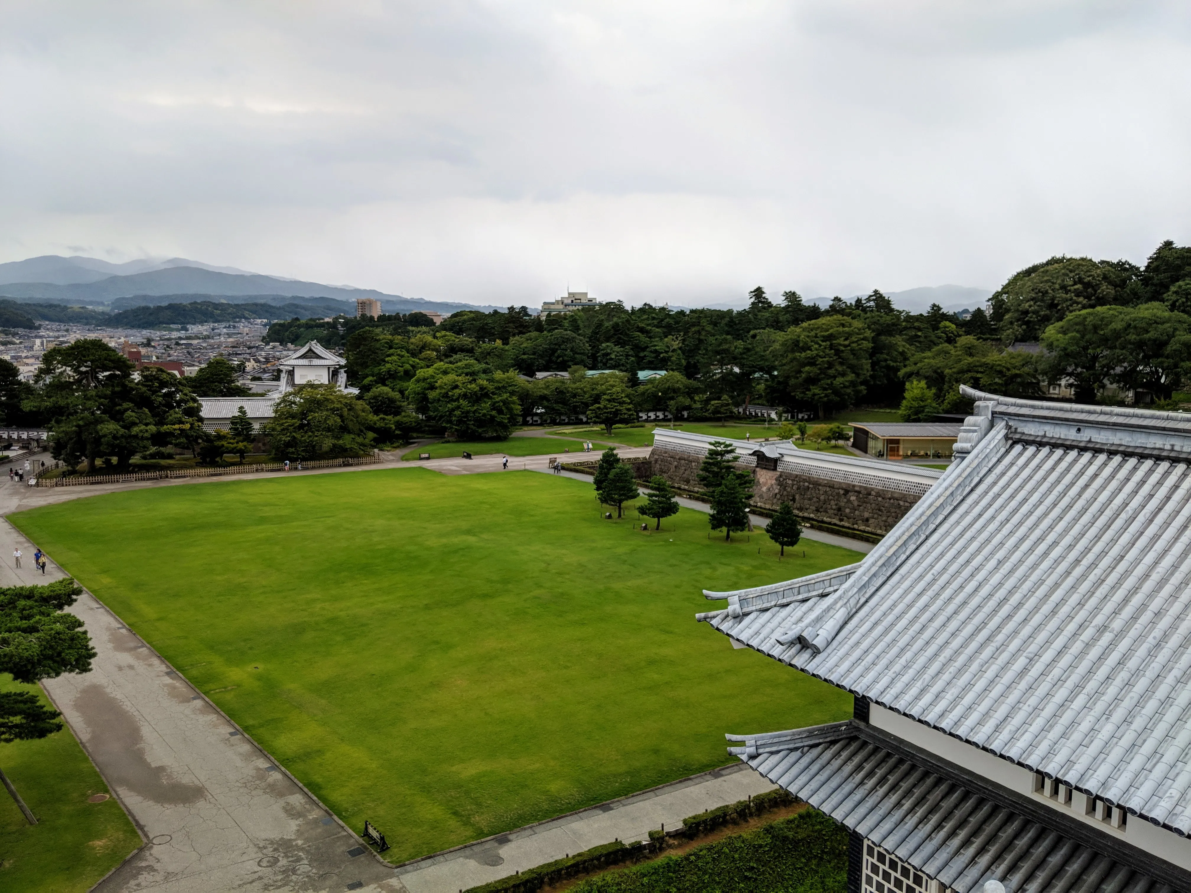 kanazawa castle view.VtDOfIm7.jpg