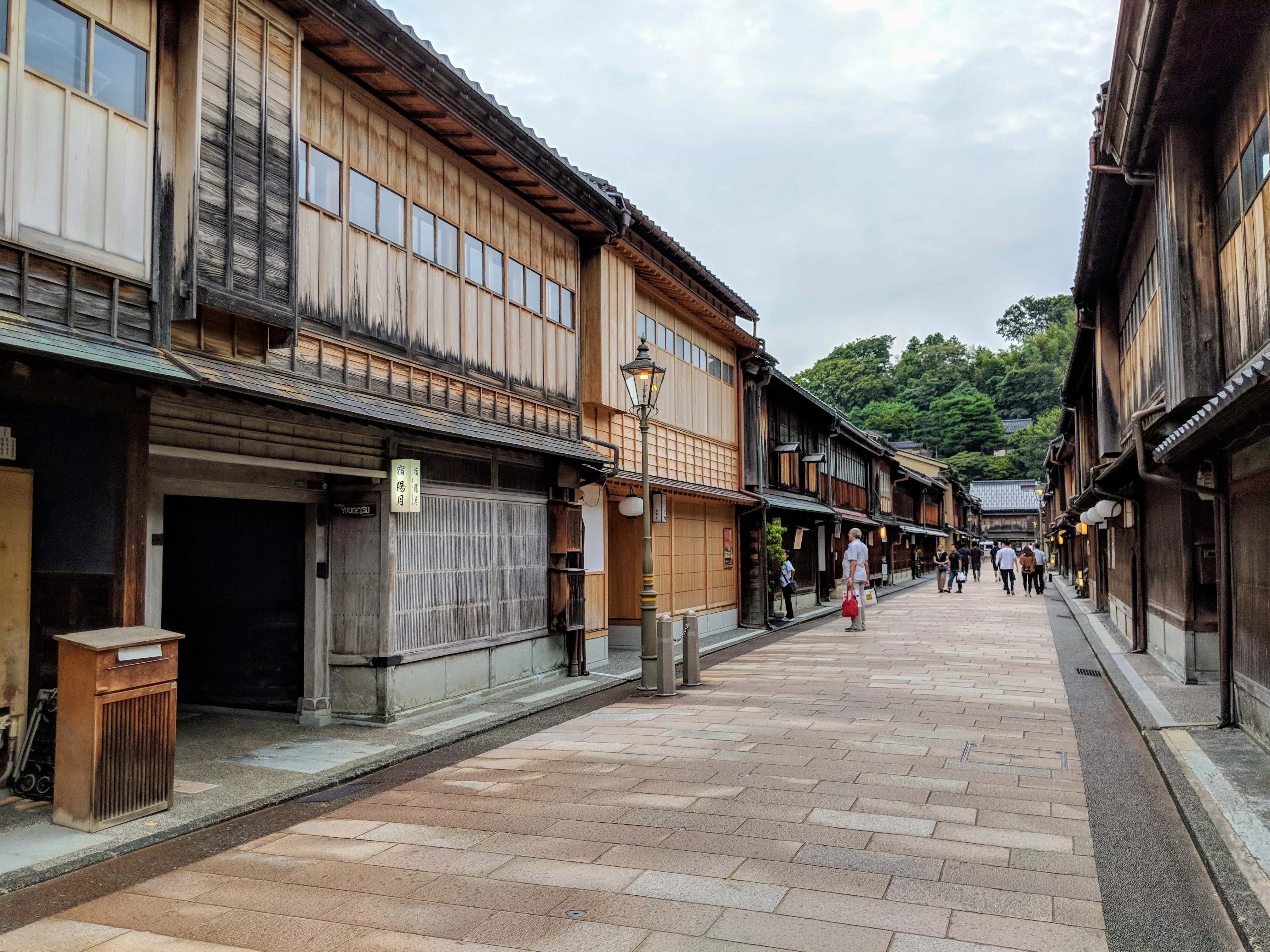 kanazawa geisha street.C6R33n2W.jpg