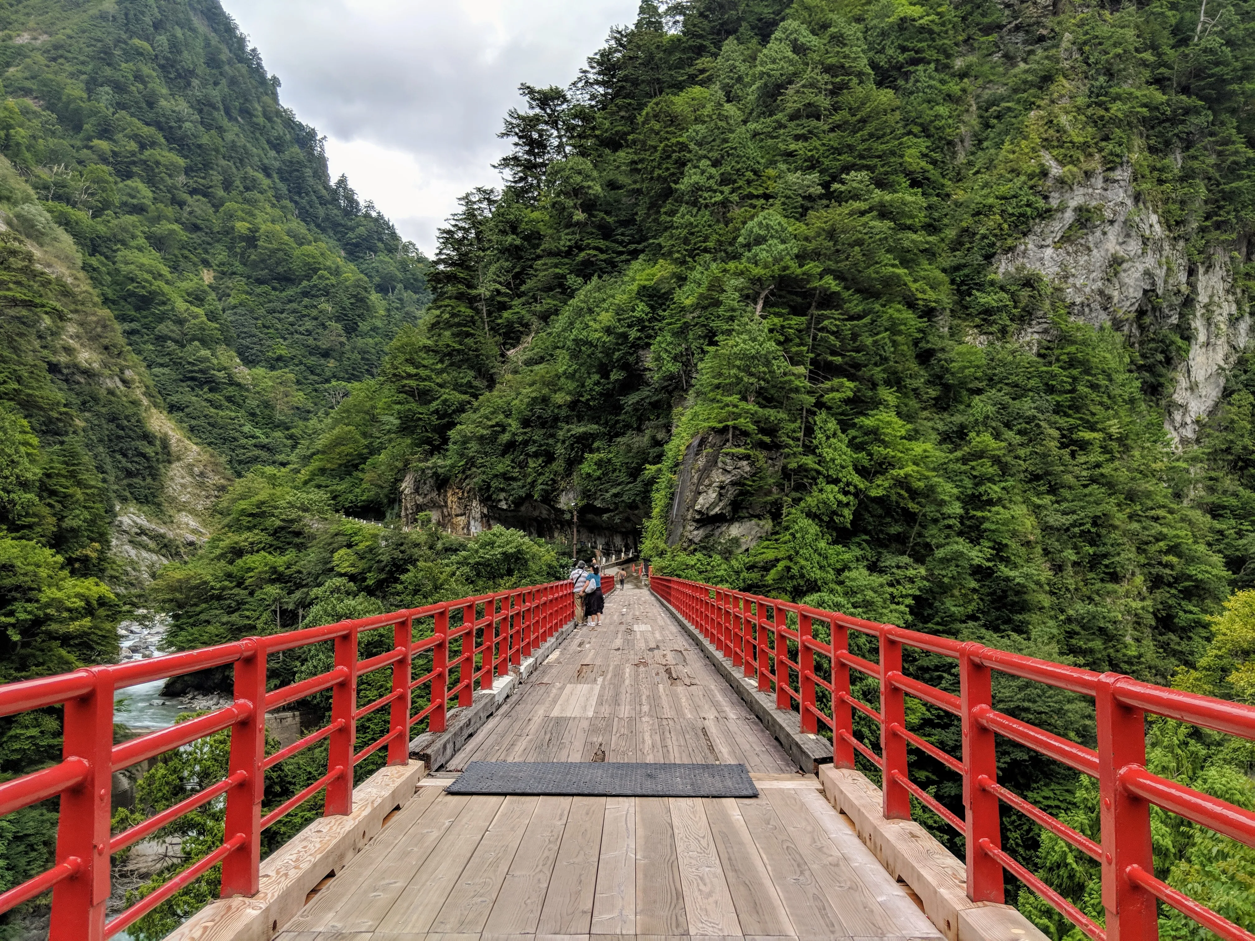 kurobe walking bridge.Cg8blCNy.jpg