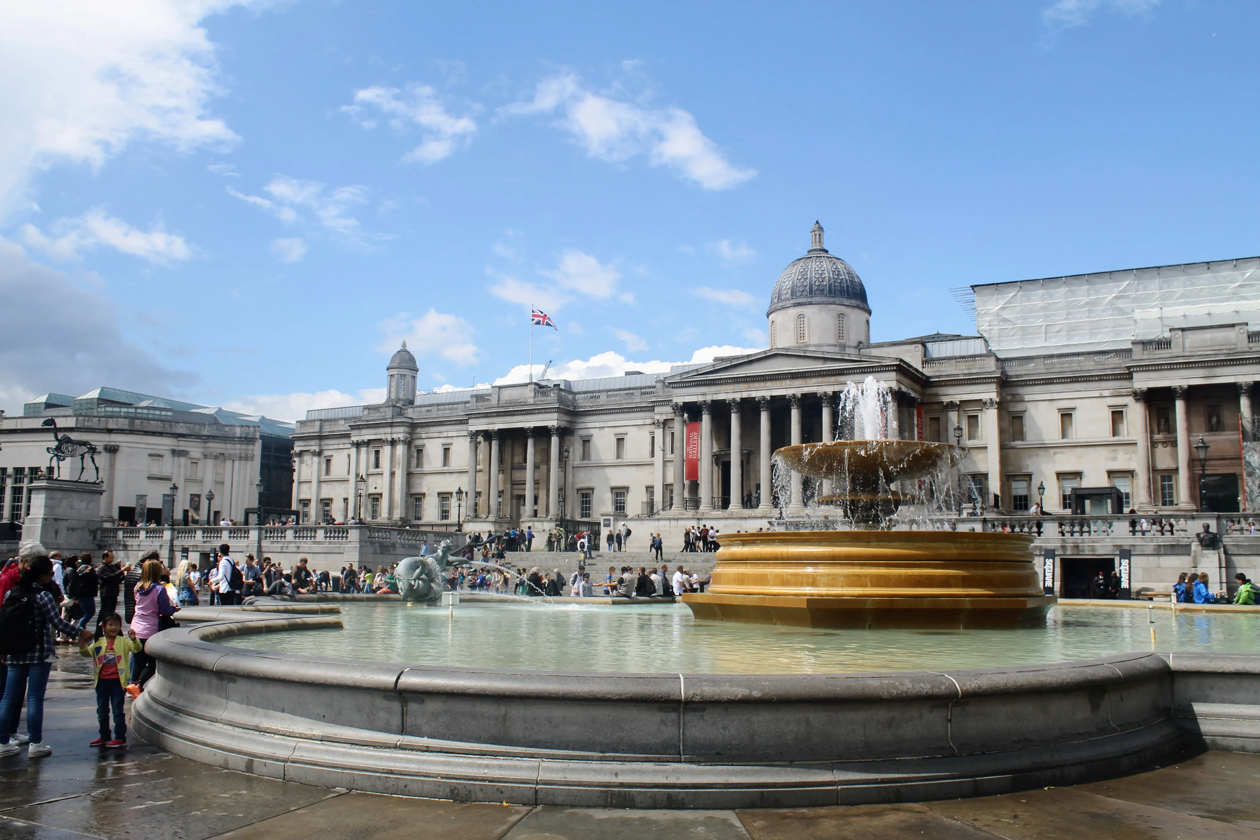 london fountain.AyCpGGfG.jpg