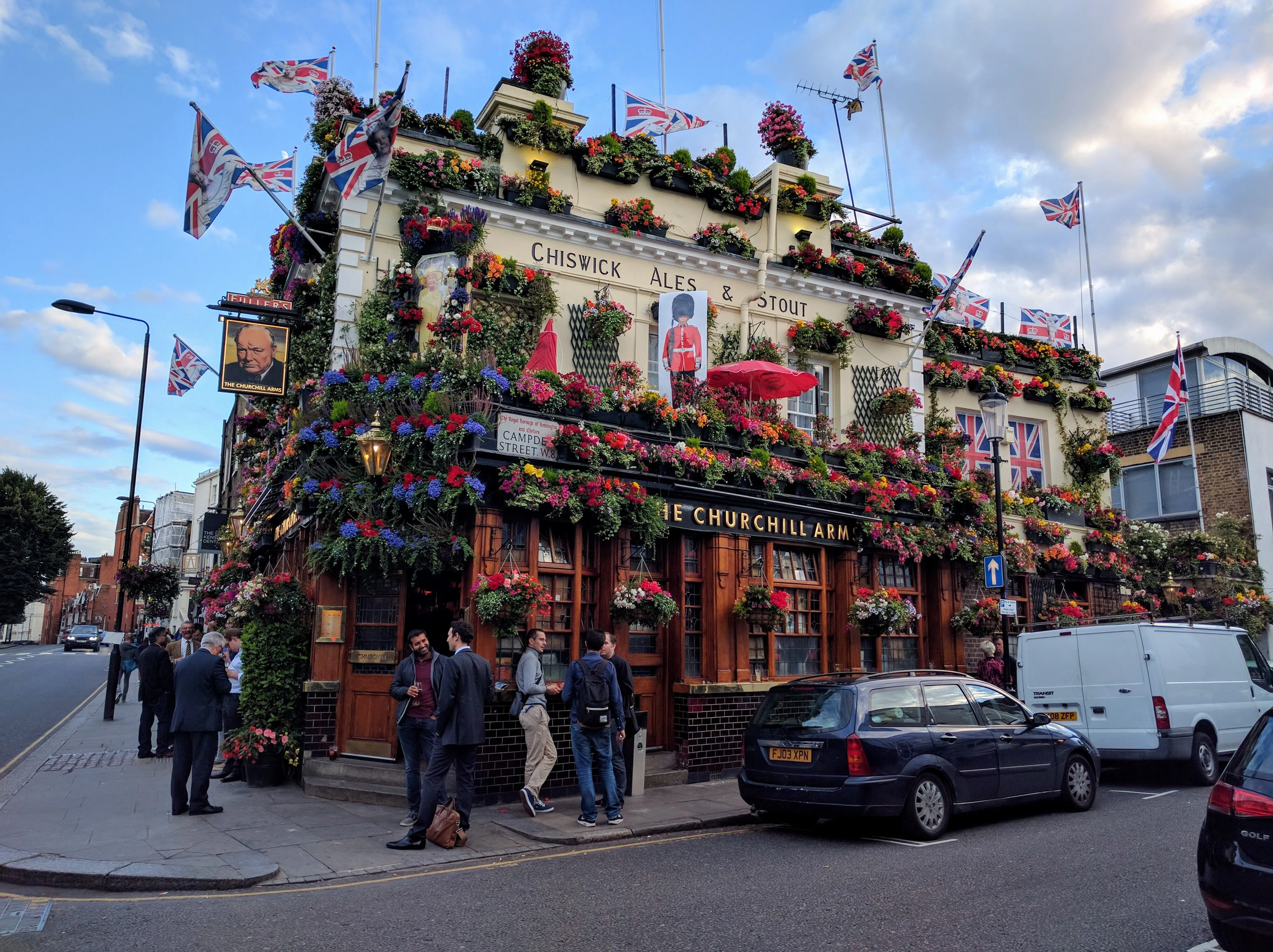 london pub.CQvrQ29l.jpg