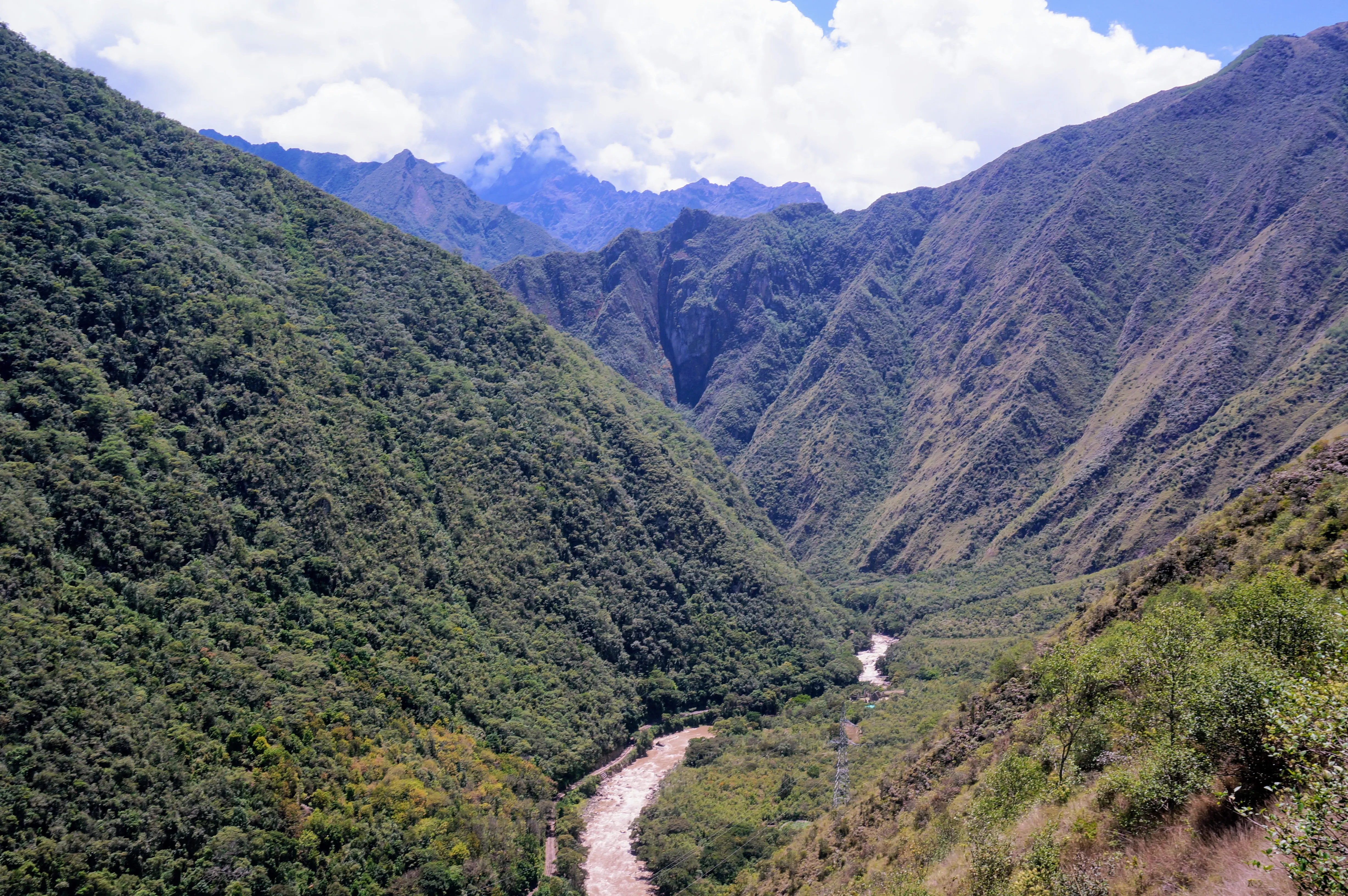 machu picchu hike valley 2.nECarAJu.jpg