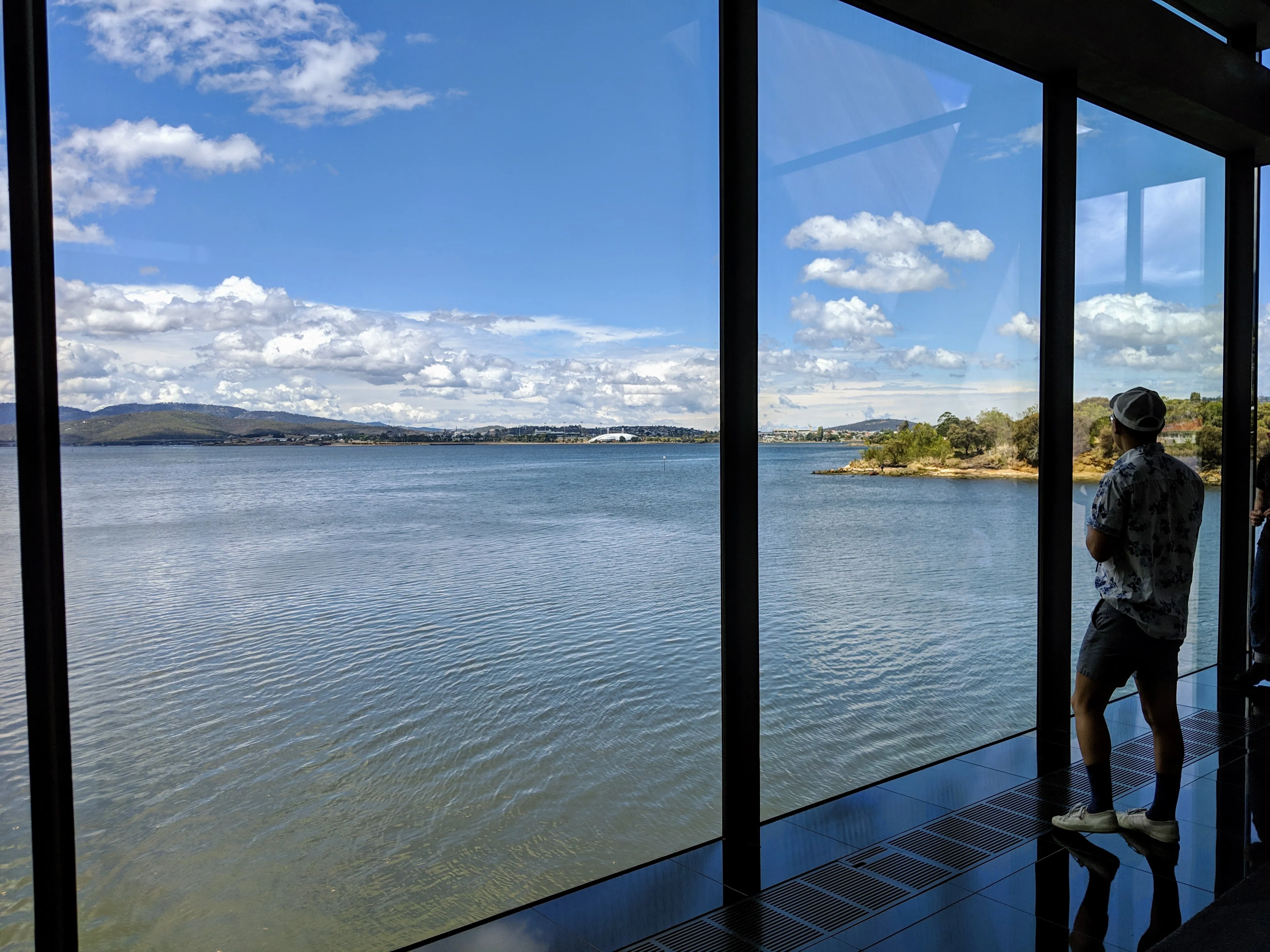 mona window yj.3nd21Jiu.jpg