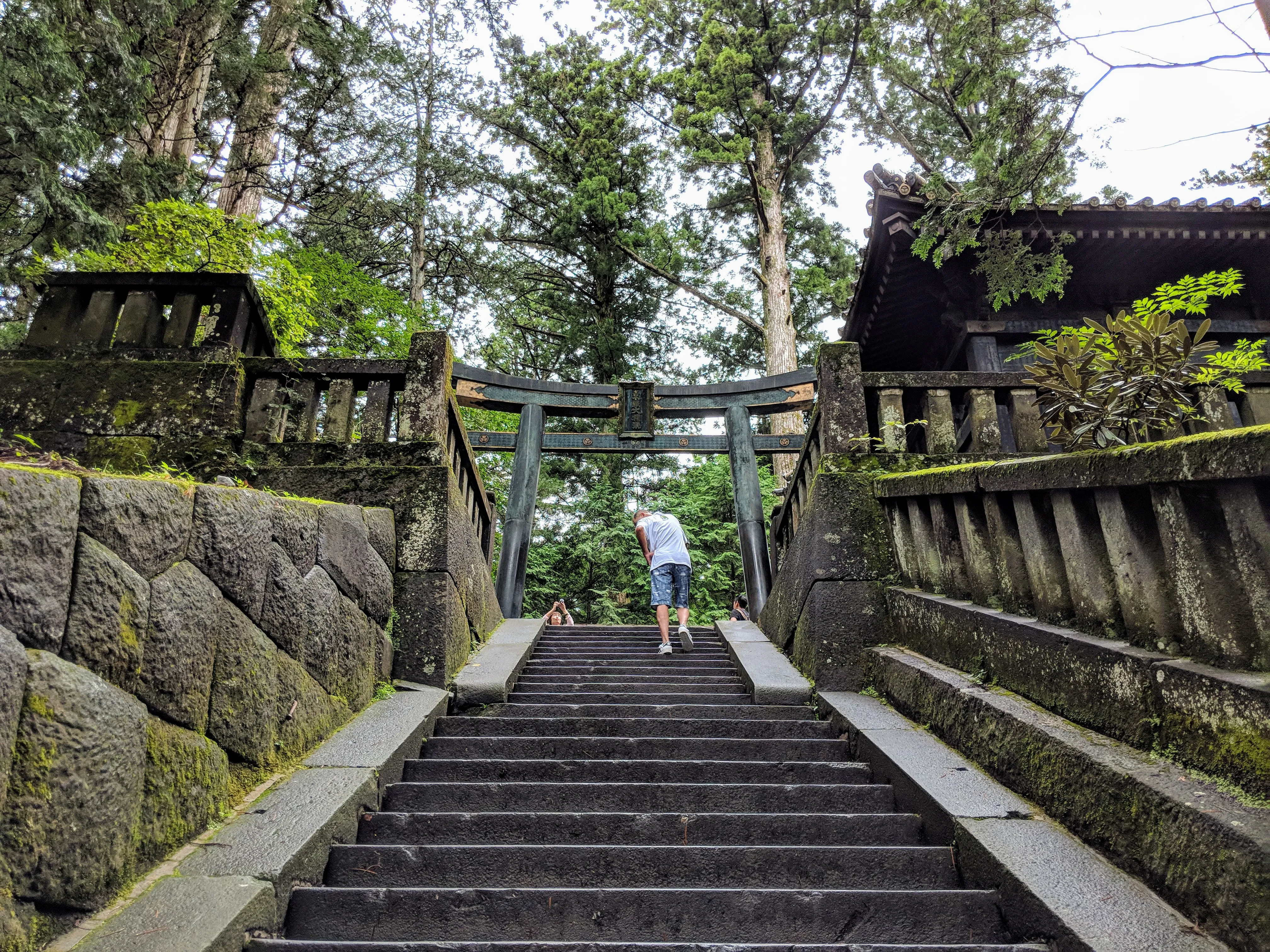 nikko stairs.BVKRyFrc.jpg