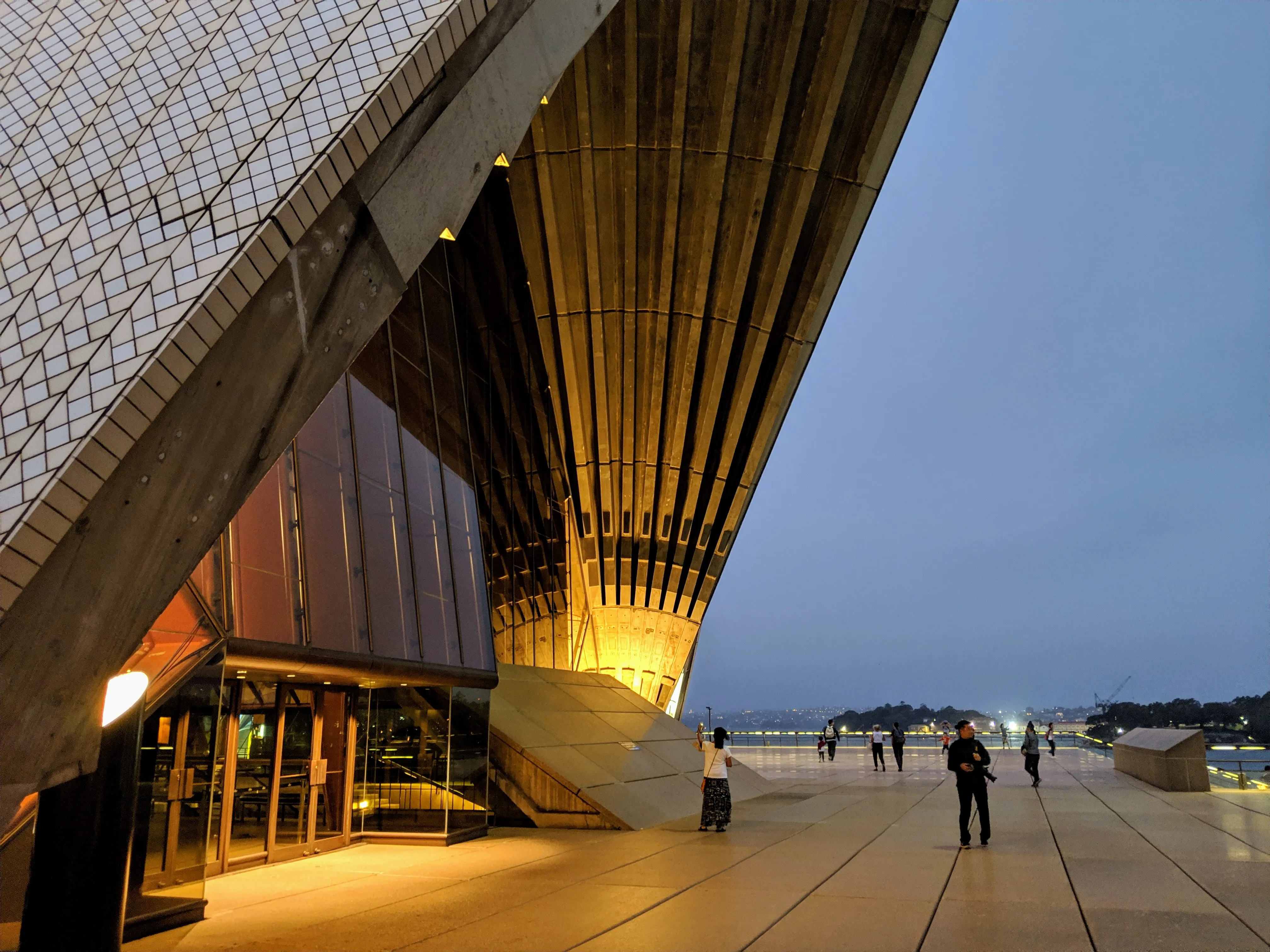 opera house entrance.C87OSZtQ.jpg