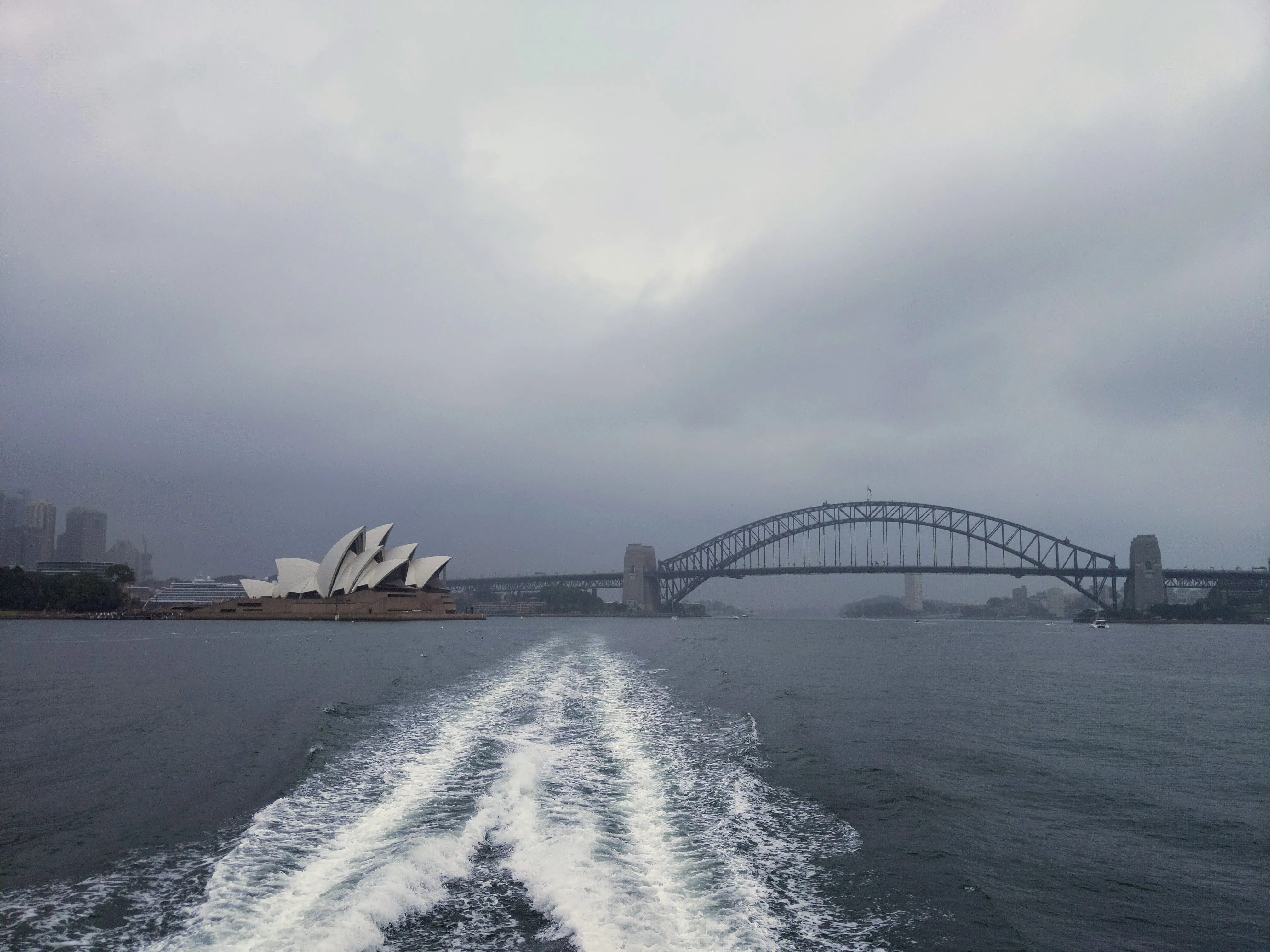 opera house waves.BaHkpbNJ.jpg