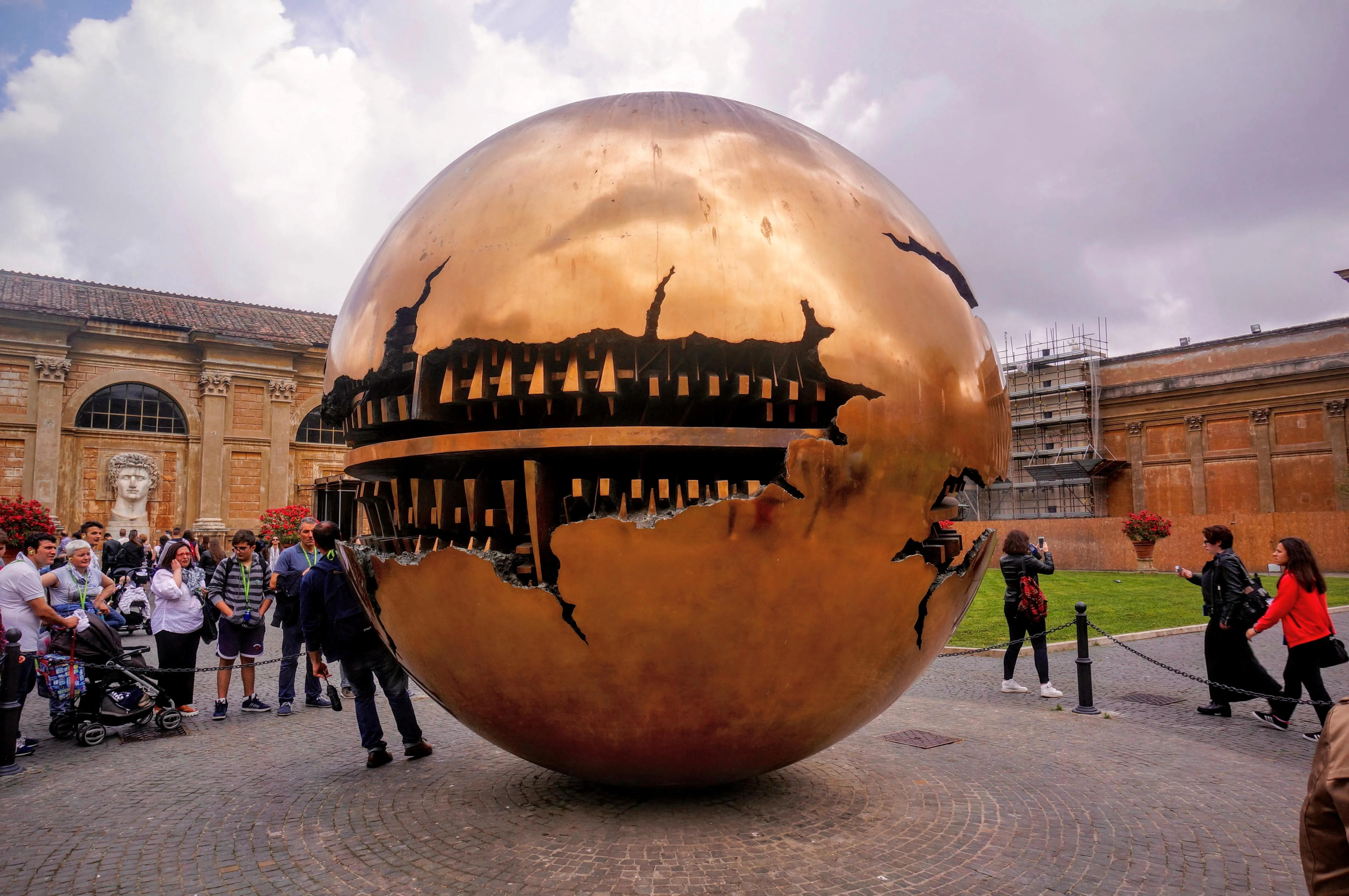 rome vatican sphere.h5QFY1lW.jpg