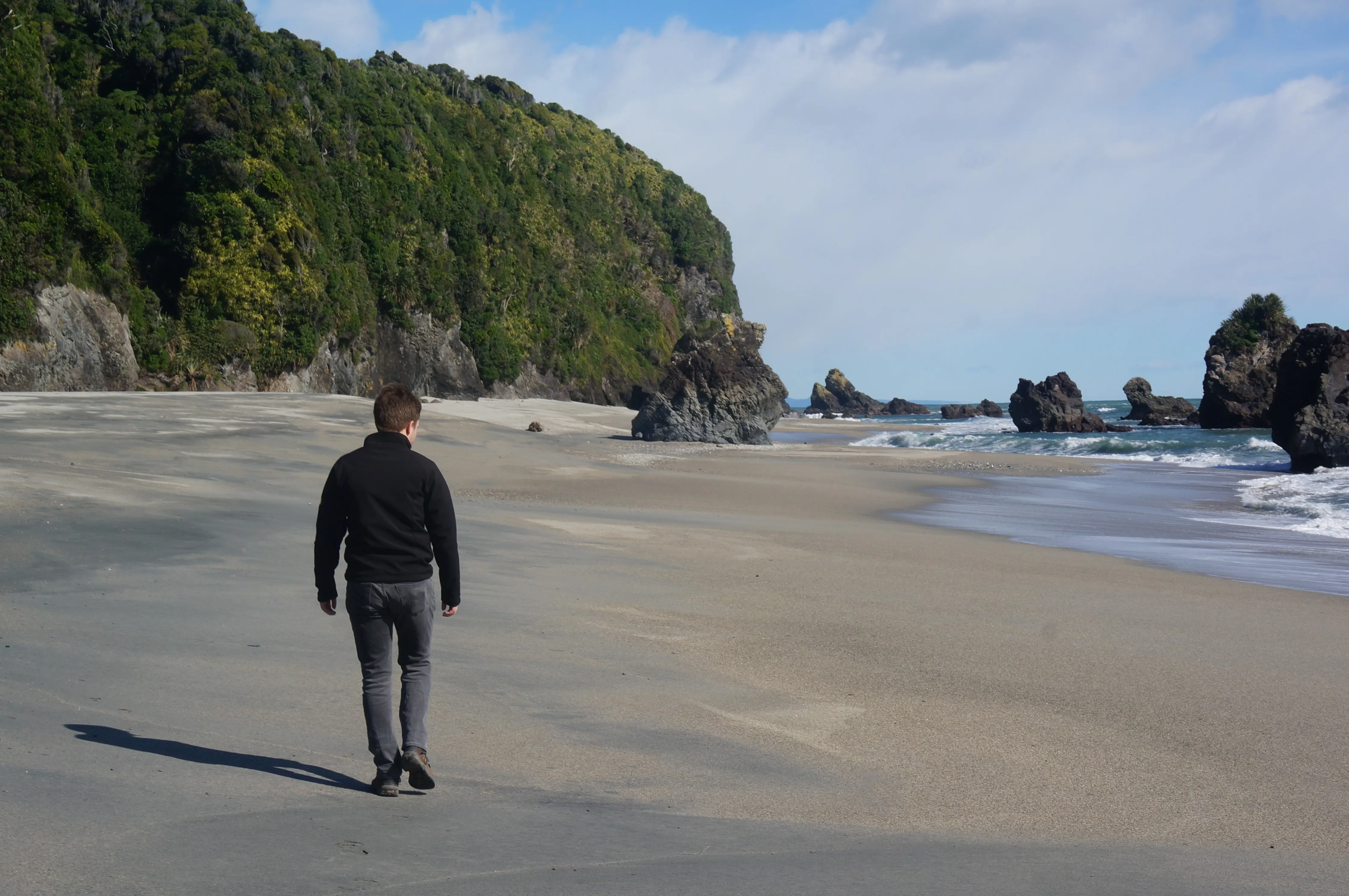 secret beach dan walking.CfiNFej_.jpg