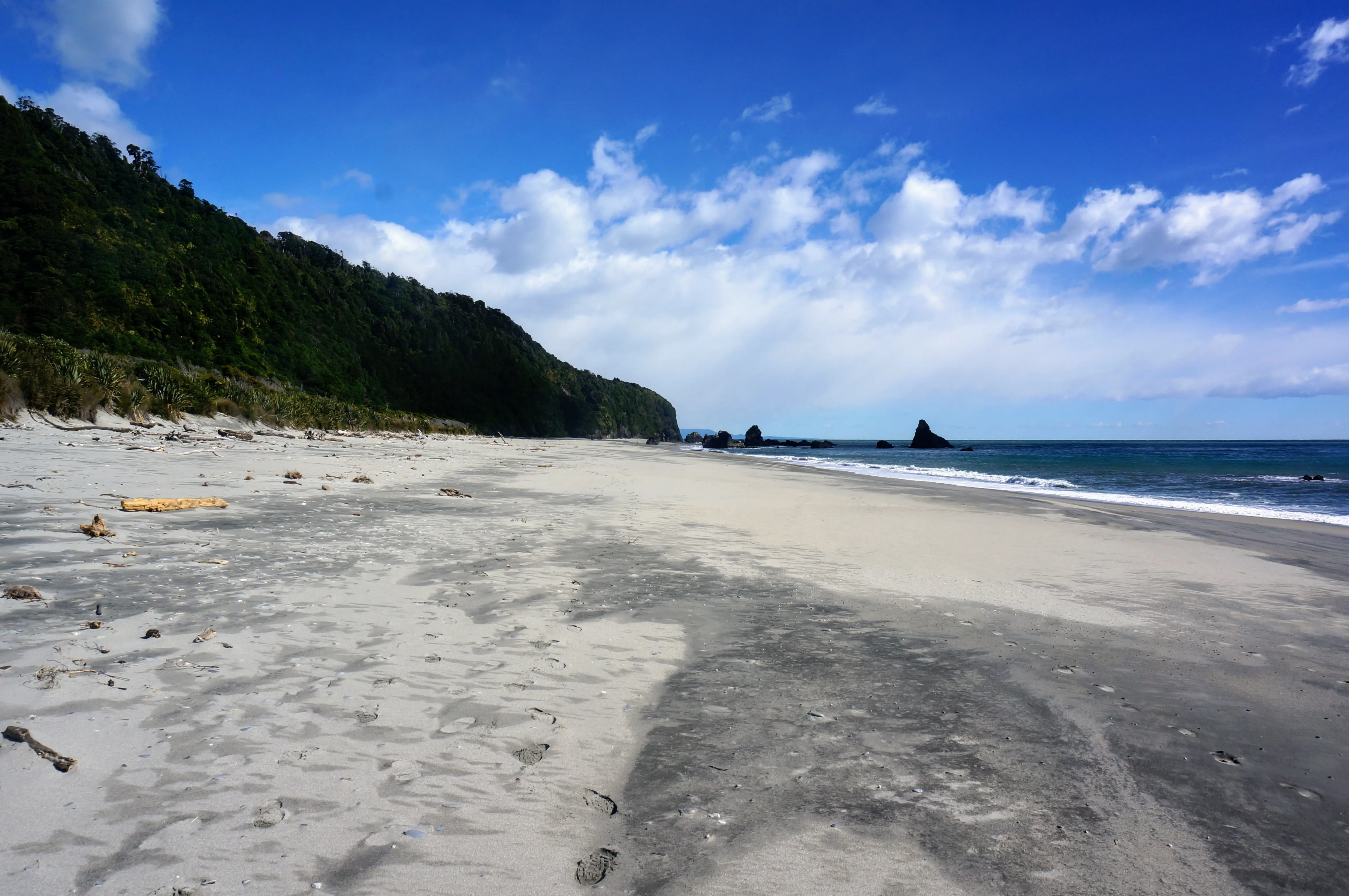 secret beach.DDGaa2eY.jpg