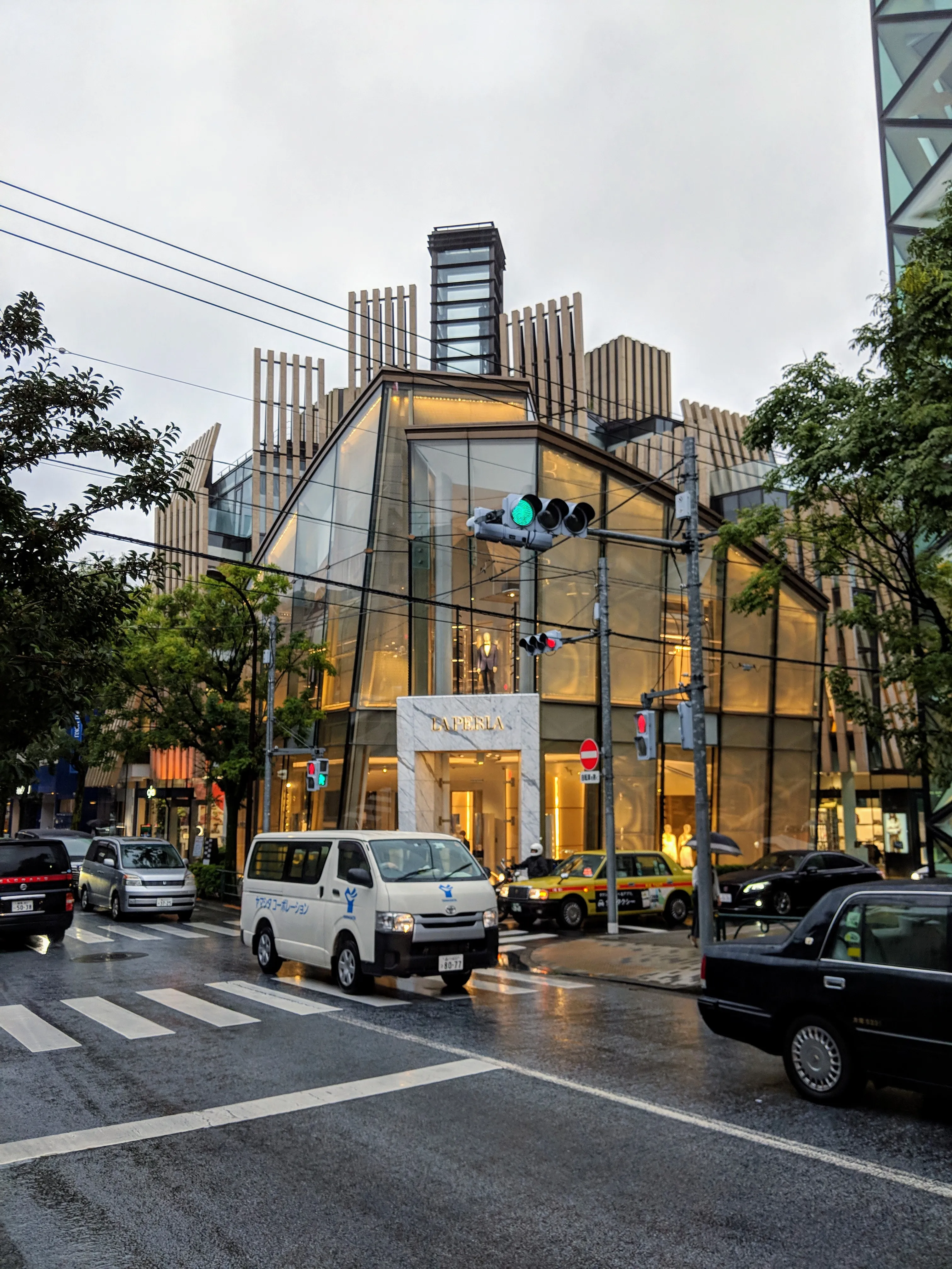 tokyo shopping.D7H_ 3DO.jpg