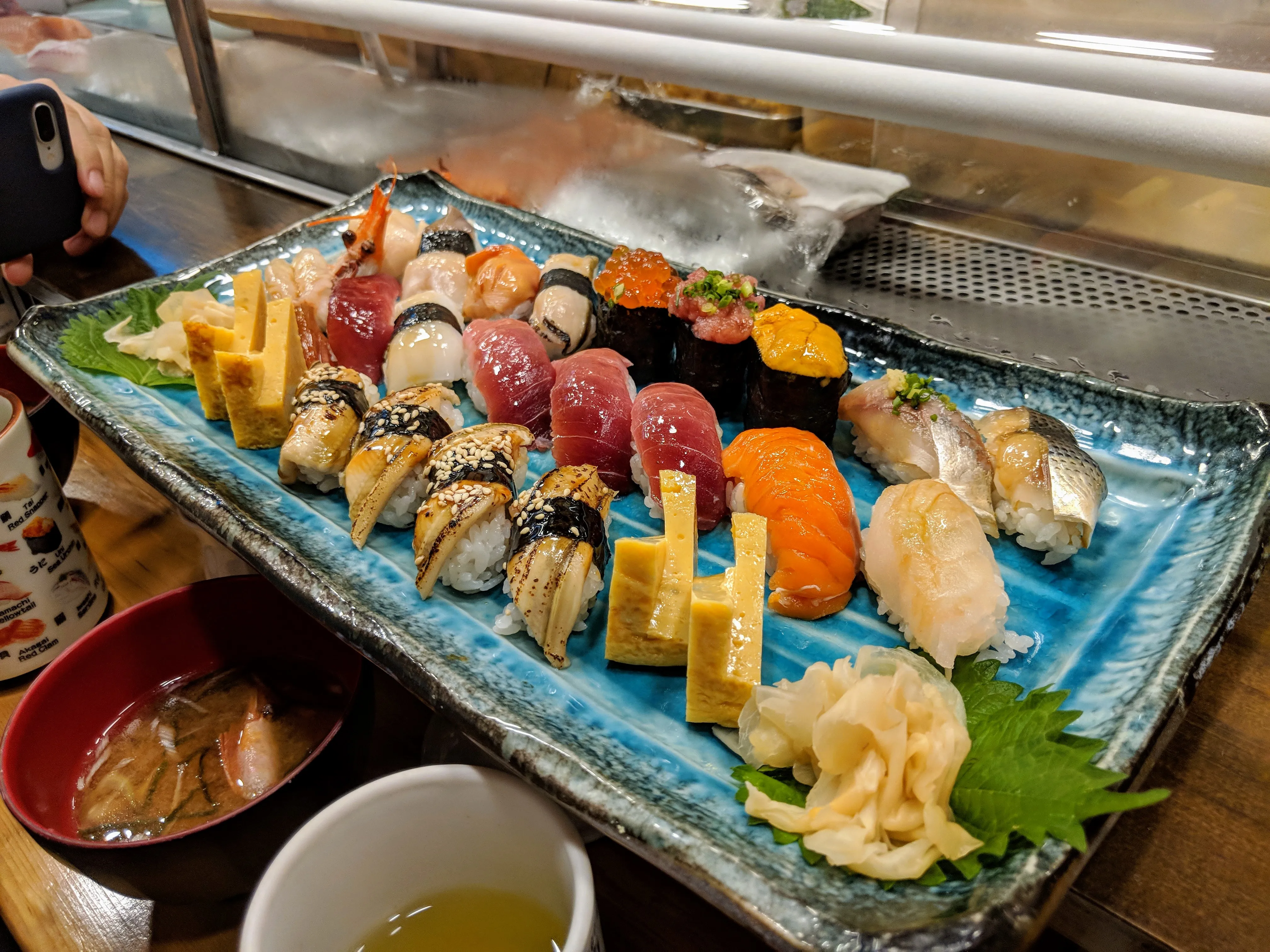 tokyo tsukiji breakfast.BkE75Xnd.jpg