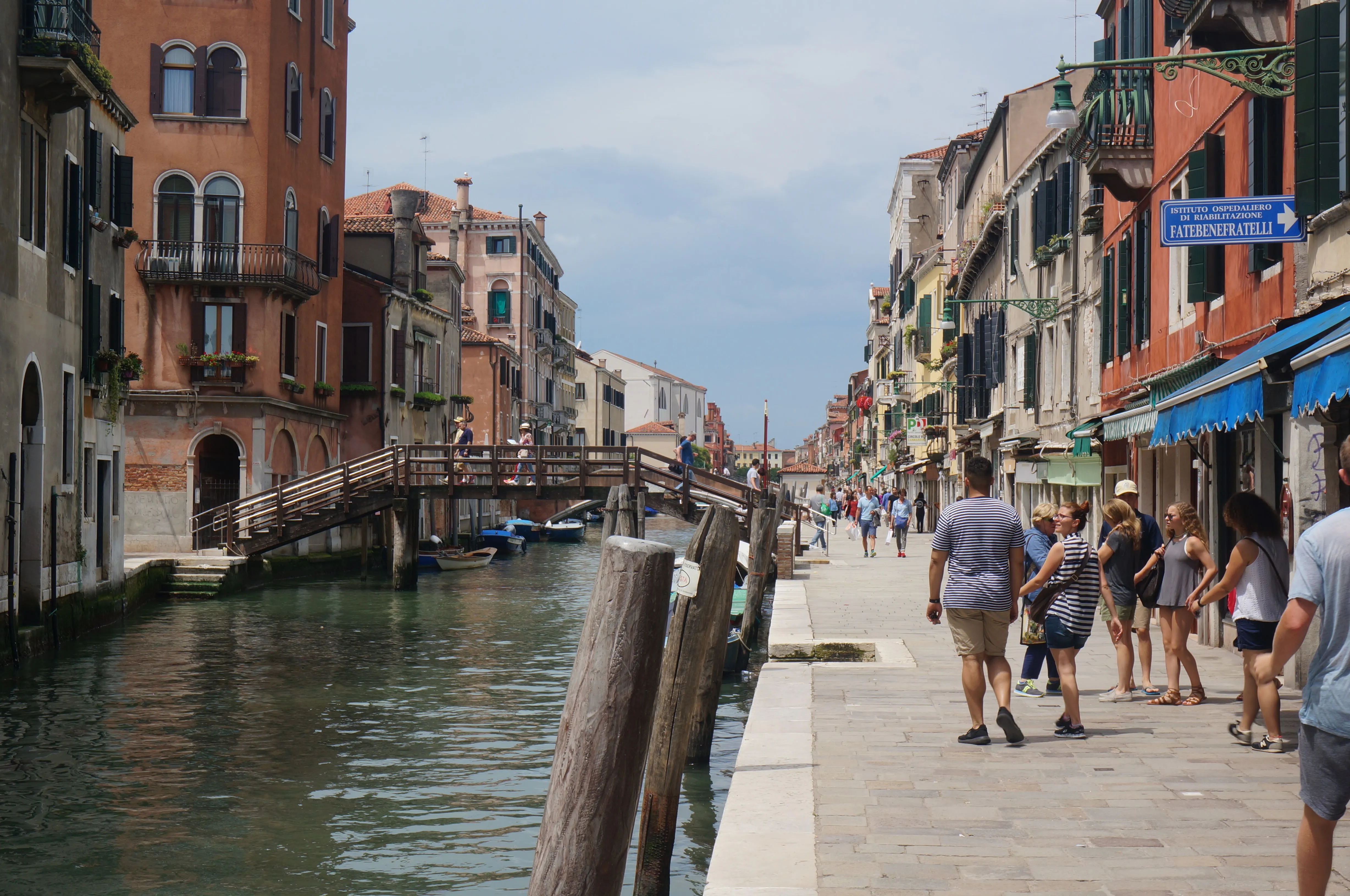 venice canal.DM44q50Z.jpg