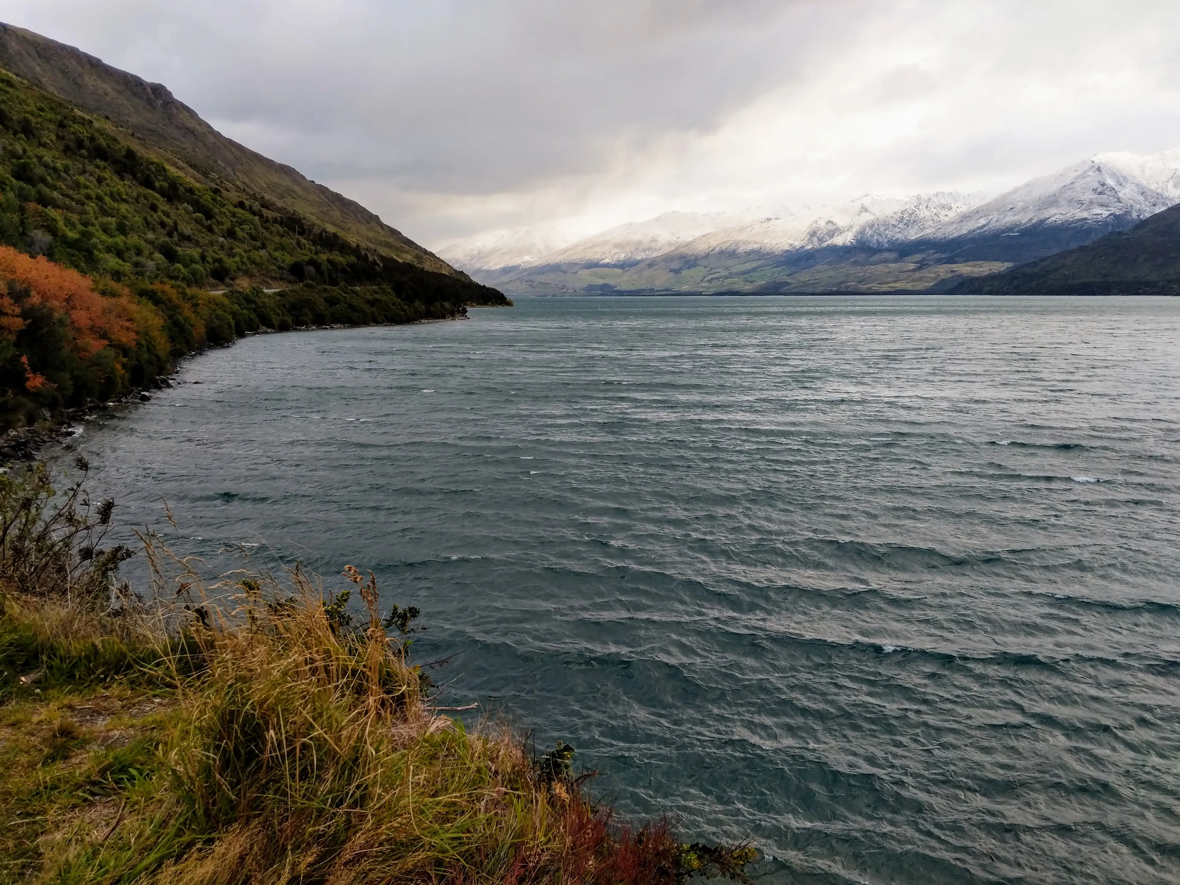 wanaka lake.BoKUZS13.jpg