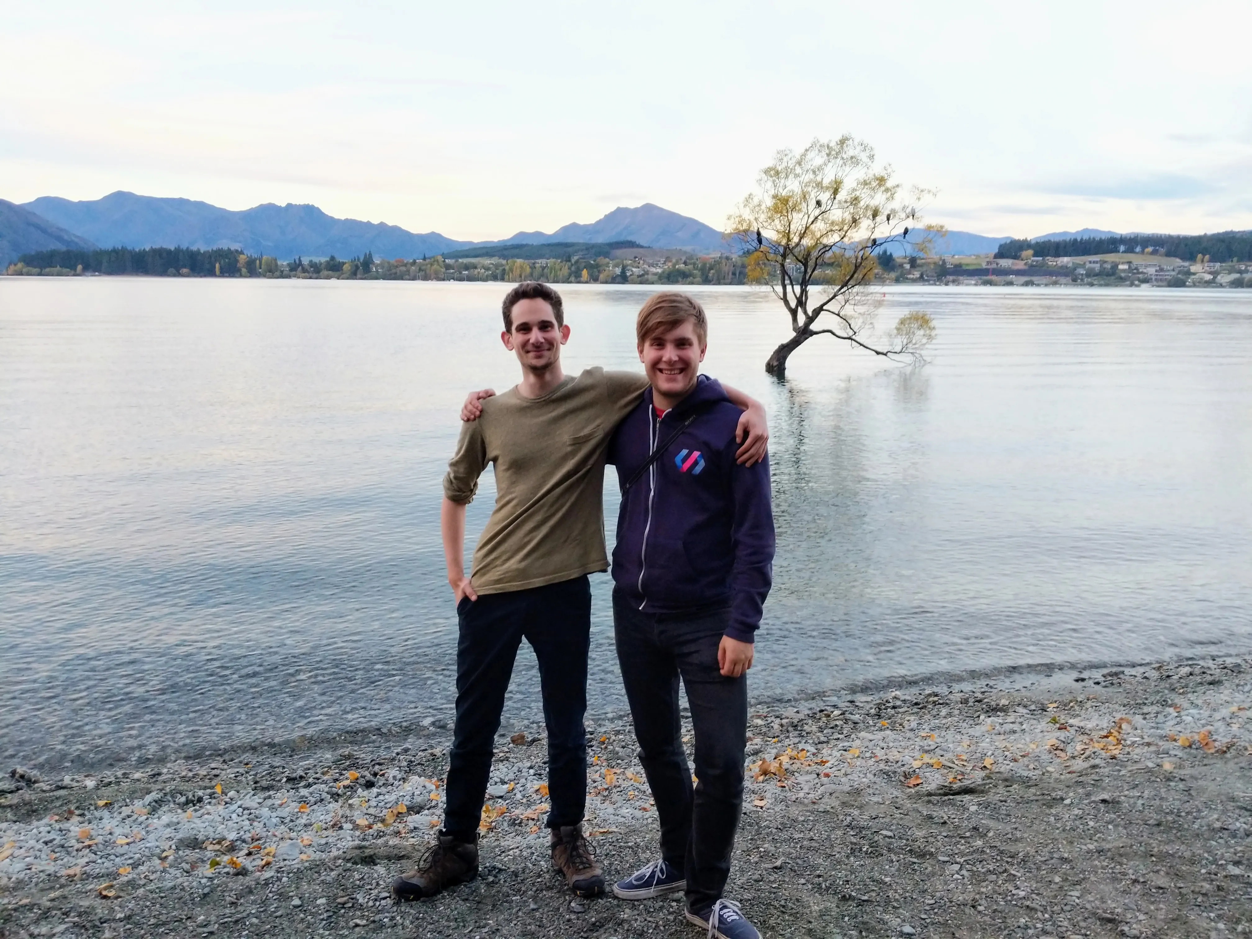 wanaka tree nate dan.B1YaUzXi.jpg