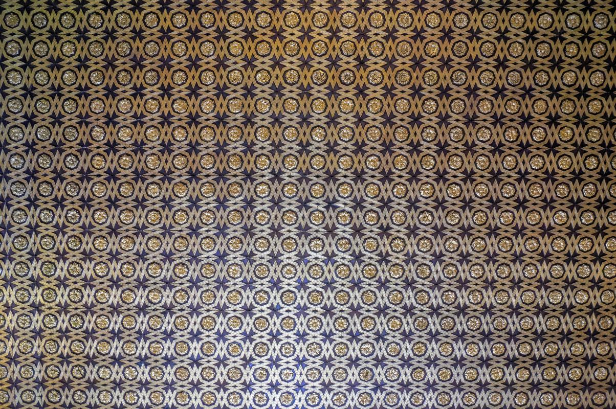 Seville pattern zip zags